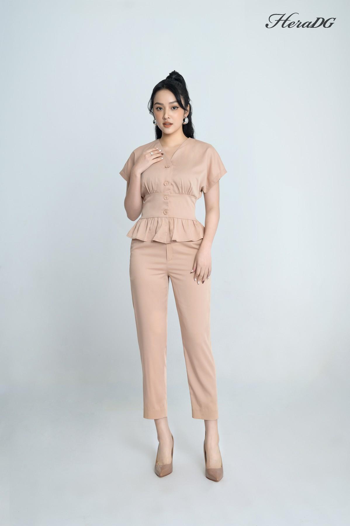 Áo cổ V nhún chân ngực và eo