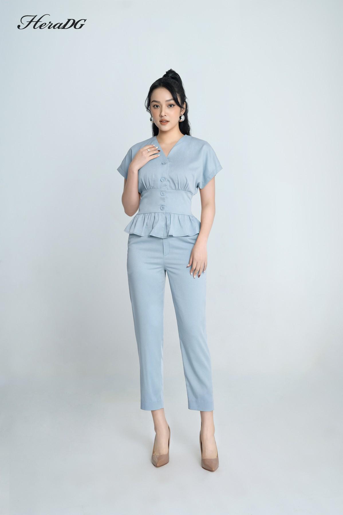 Áo cổ V nhún chân ngực và eo