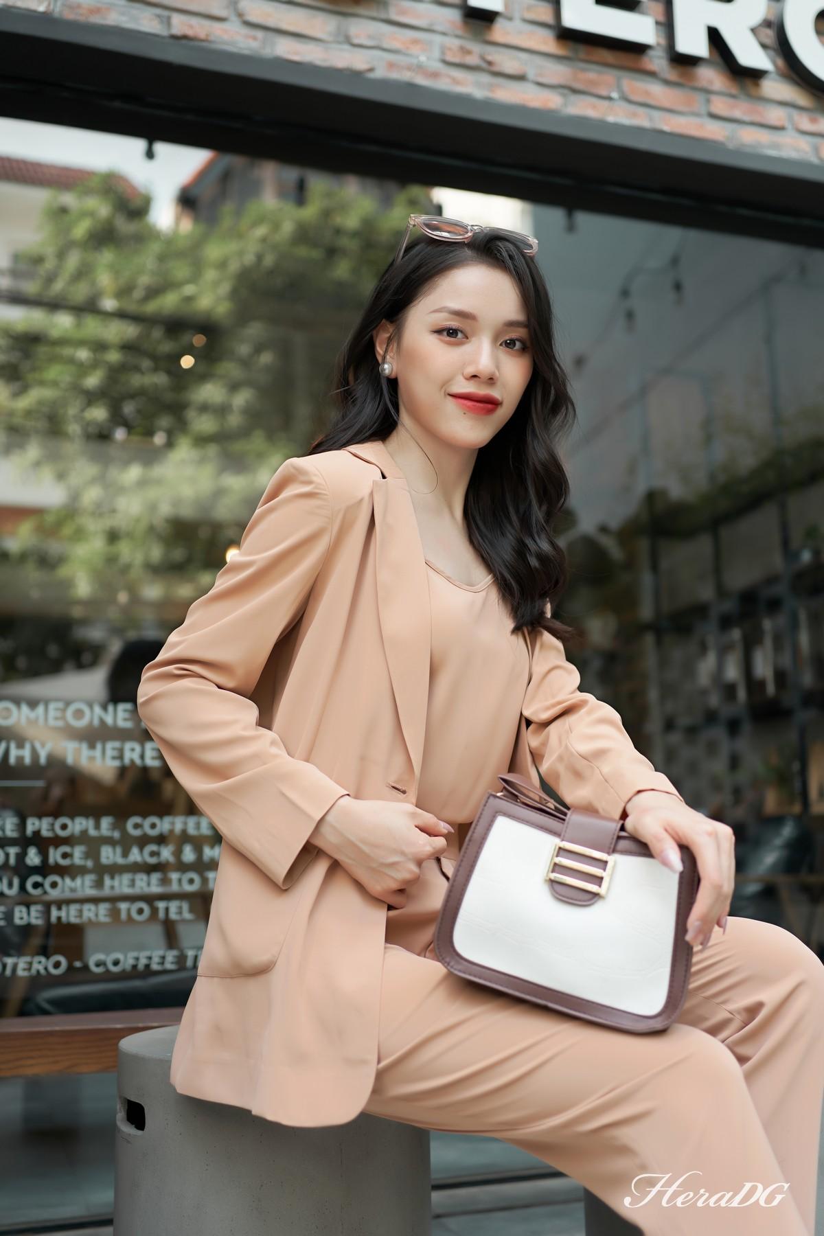Áo blazer cổ 2 ve dài tay