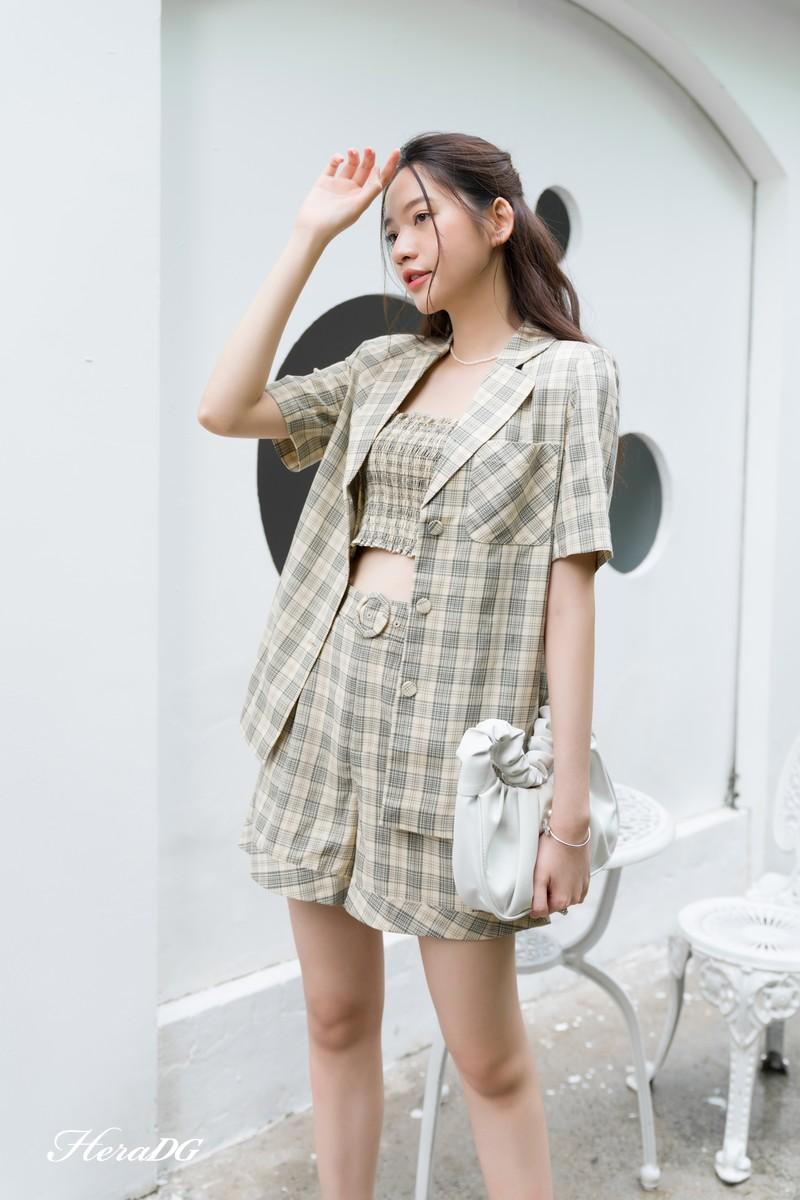 Áo blazer cổ 2 ve tay cộc
