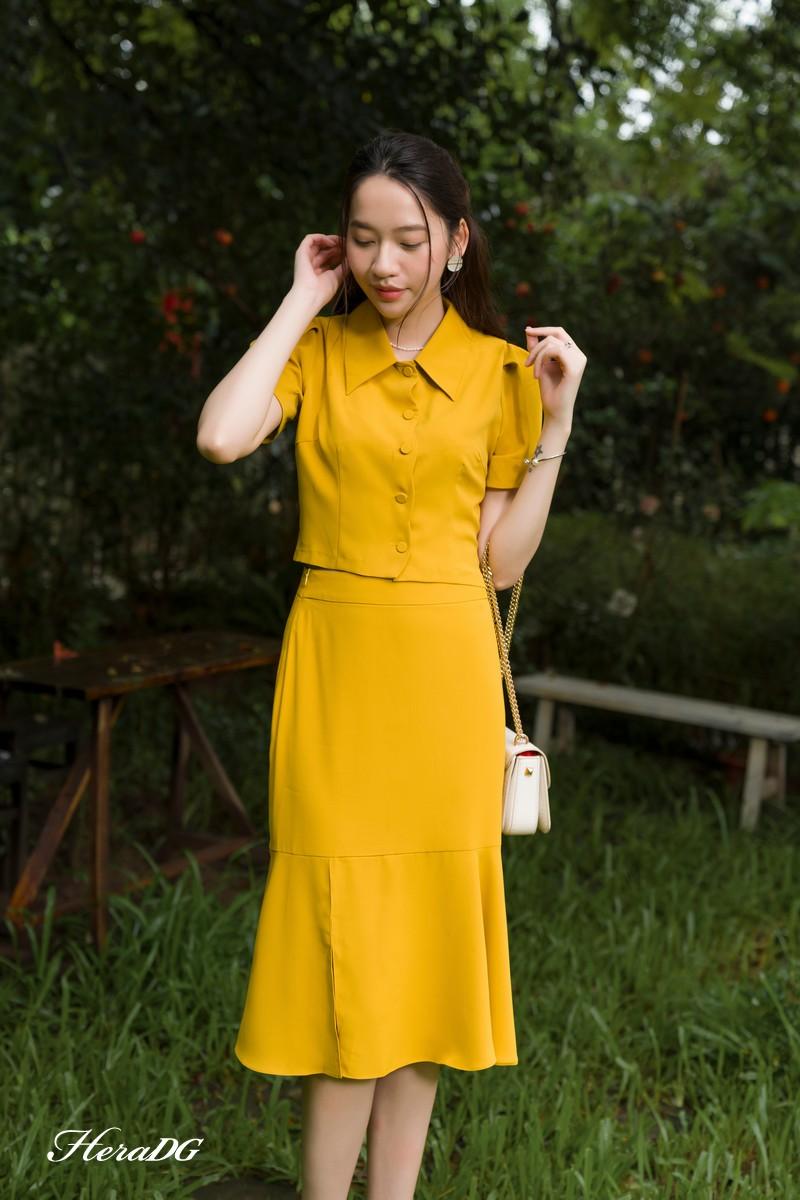 Áo crop cổ đức
