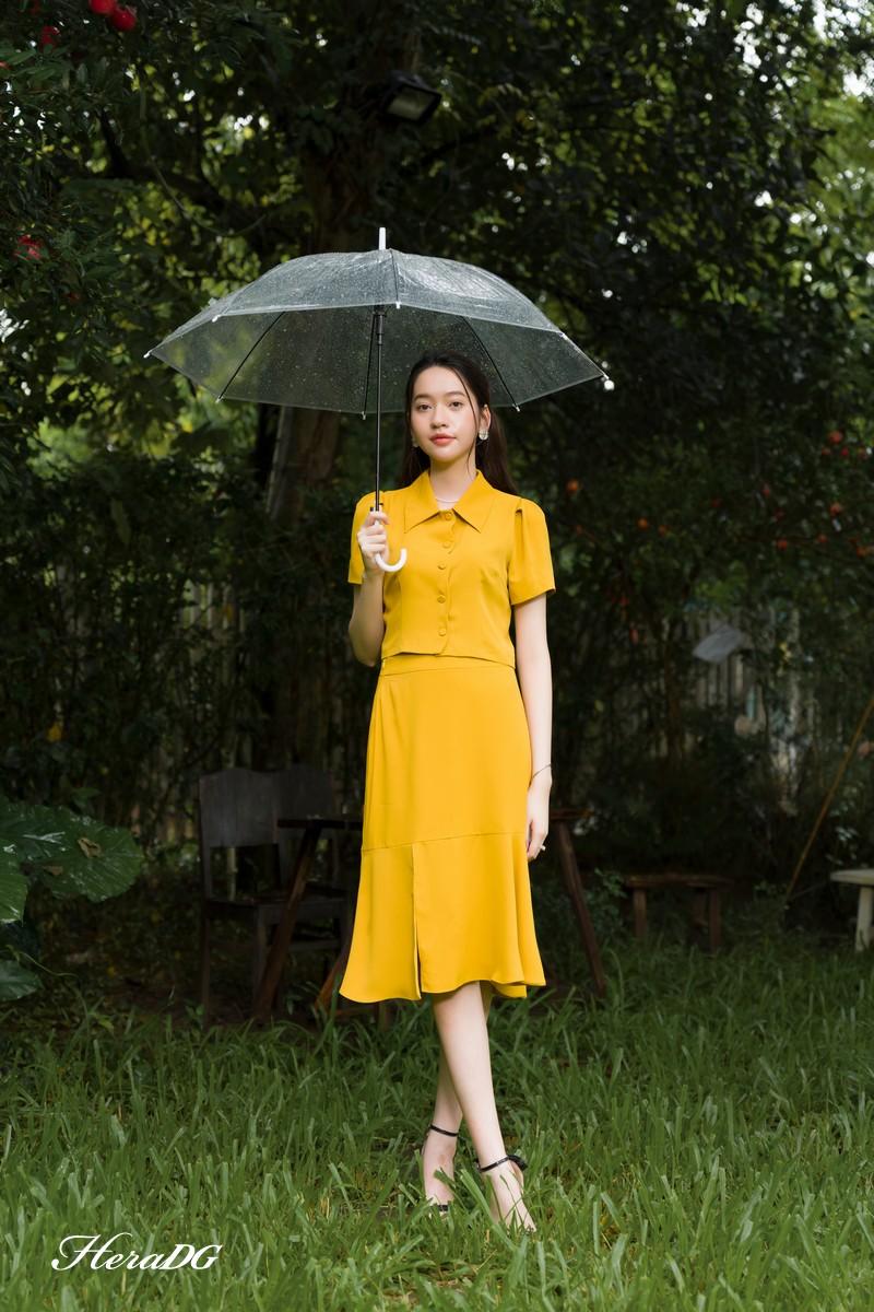 Áo crop cổ đức