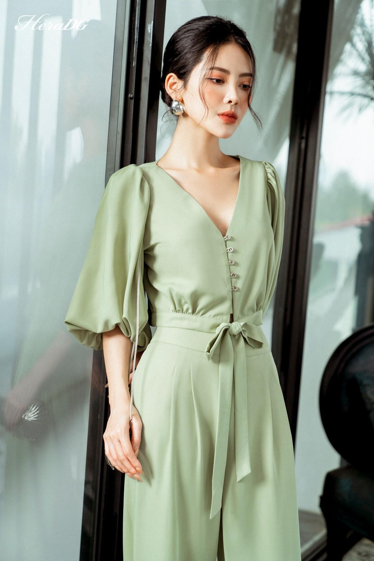 Áo tay bồng, thắt nơ eo
