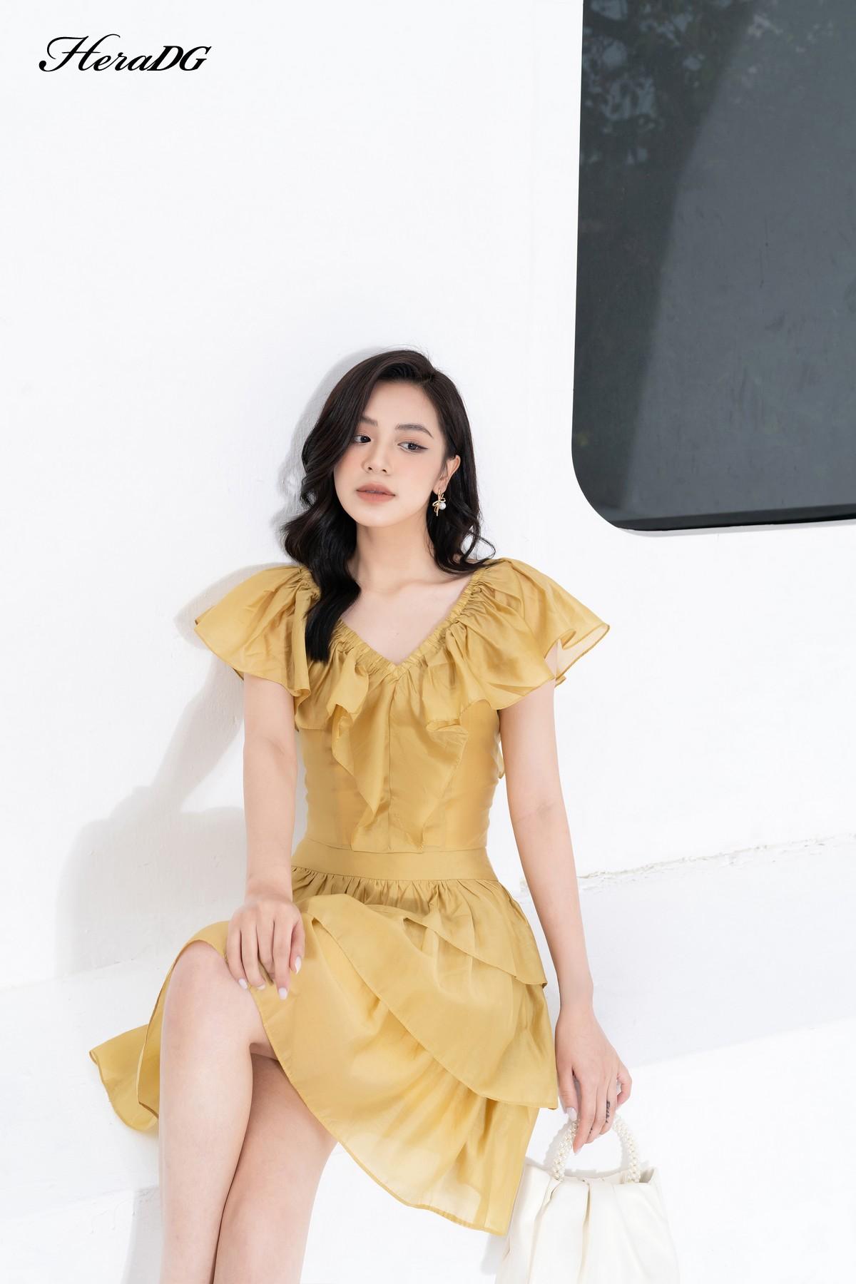 Chân váy xoè ba tầng