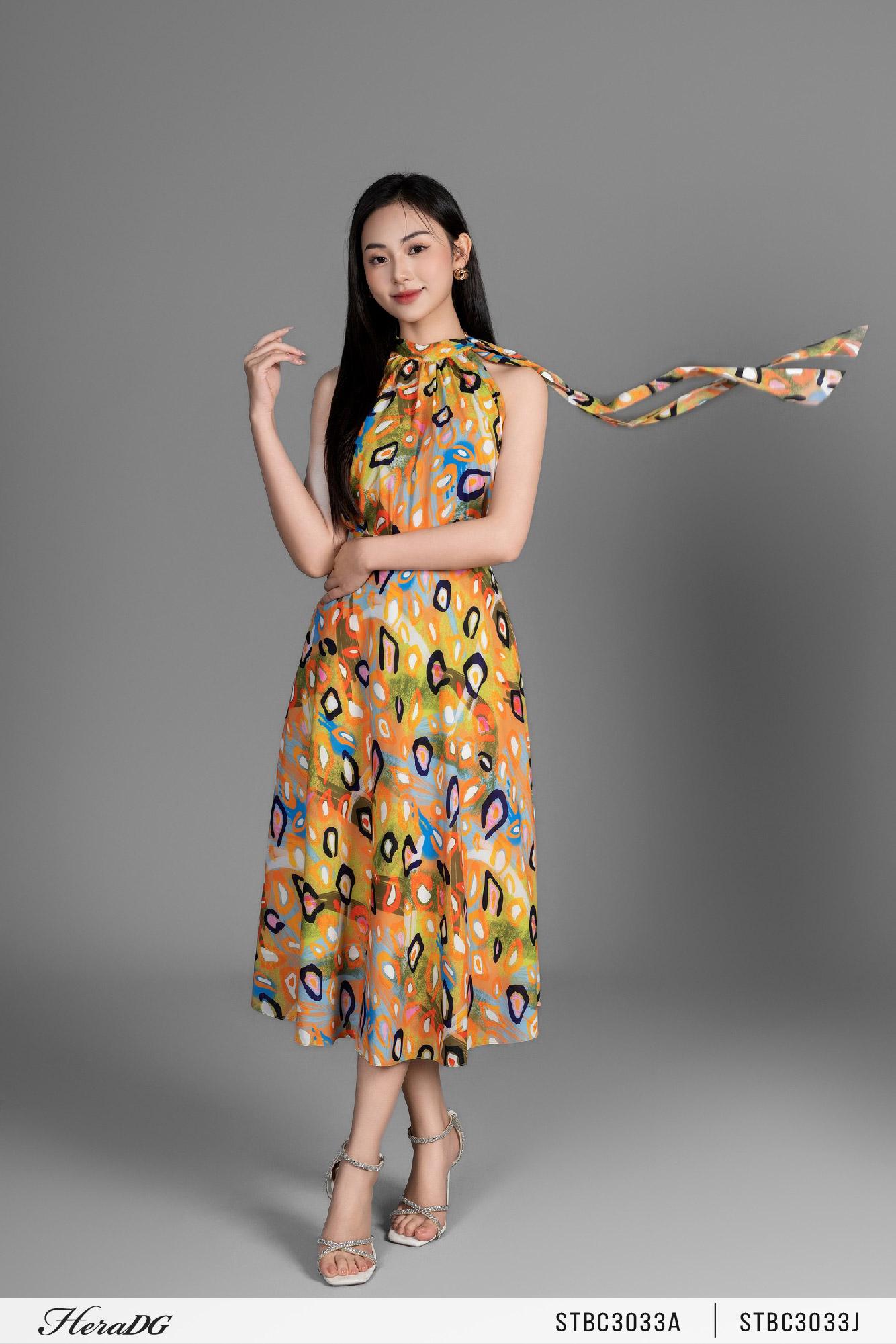 Áo cổ yếm buộc nơ
