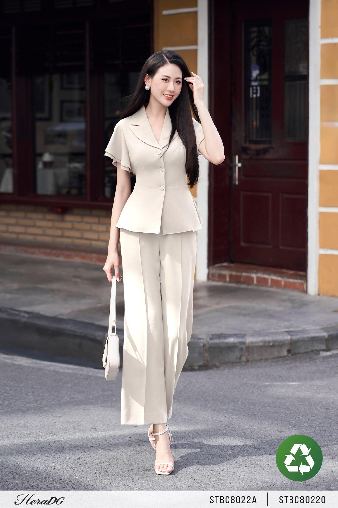 Áo ký giả tay bèo