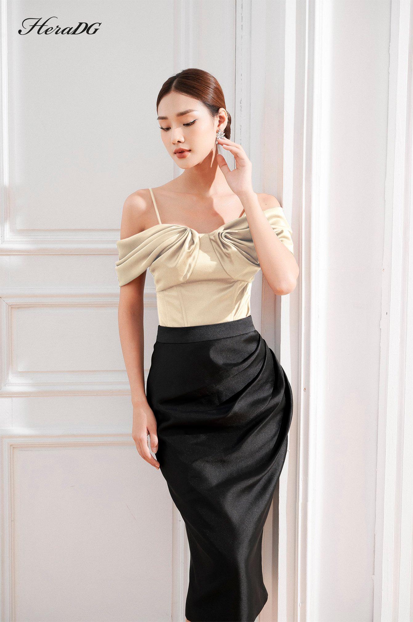 Áo kiểu xếp nơ vai