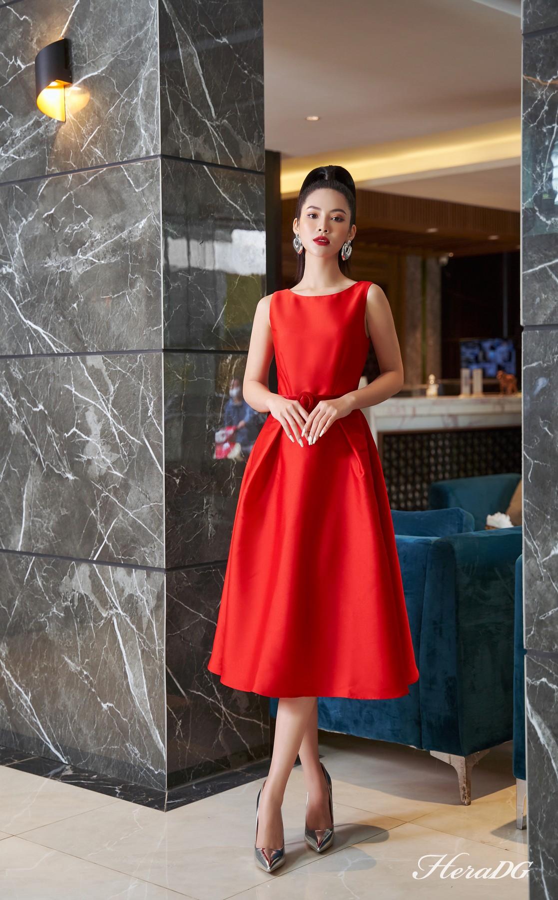 Đầm xoè cổ thuyền