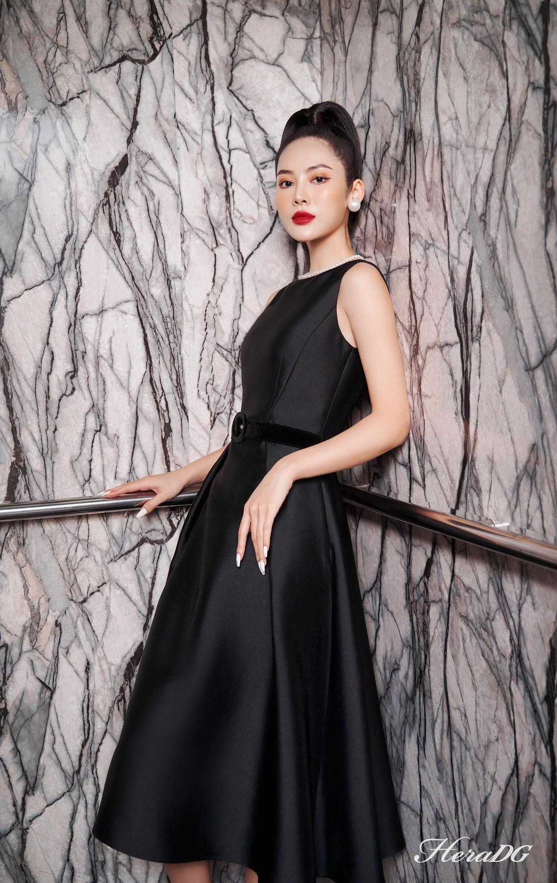 Đầm xoè cổ thuyền
