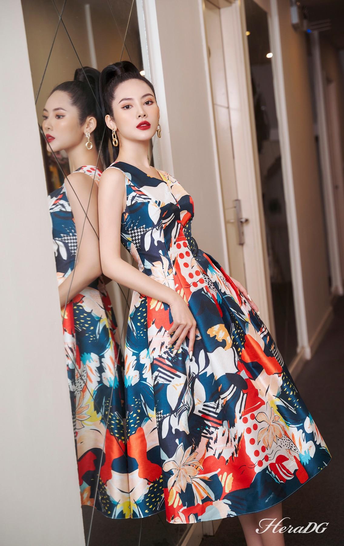 Đầm xoè cổ V