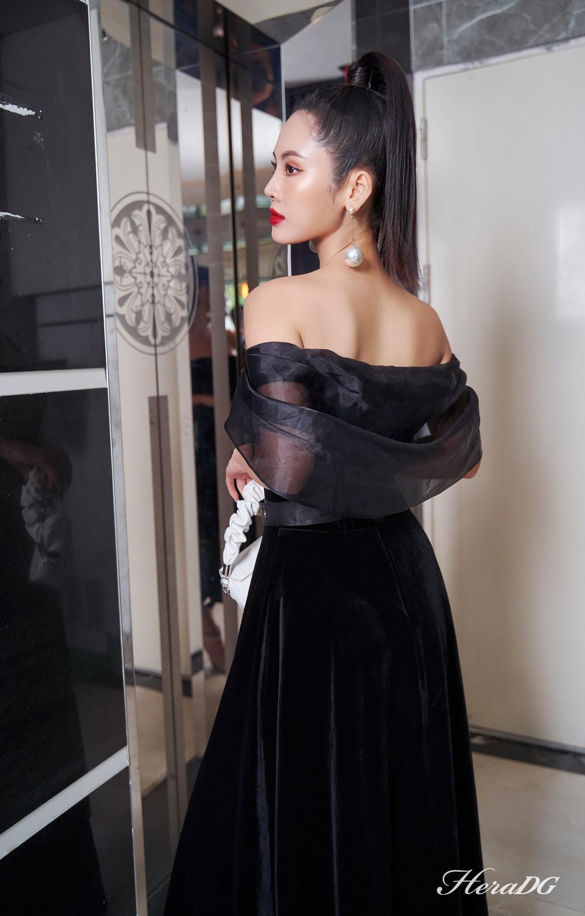 Đầm xoè trễ vai
