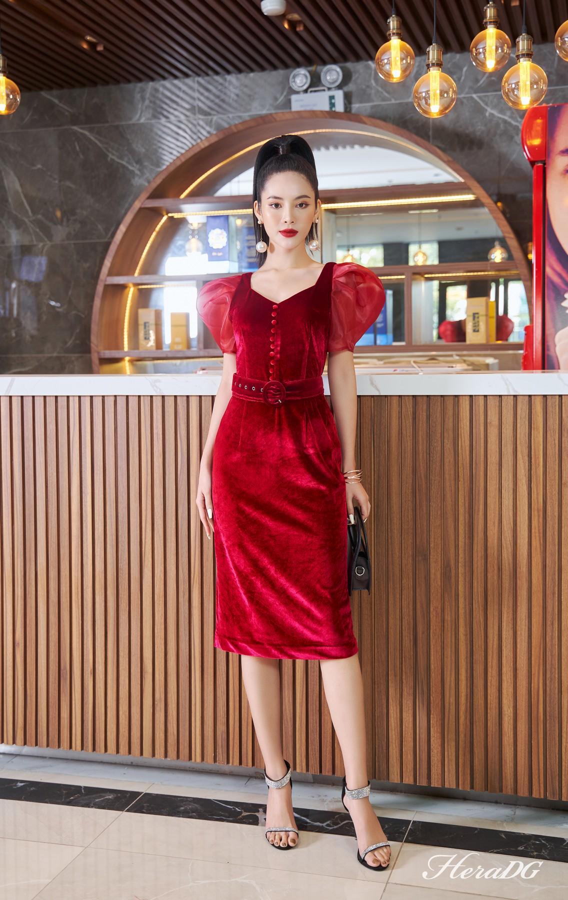 Đầm ôm cổ tim