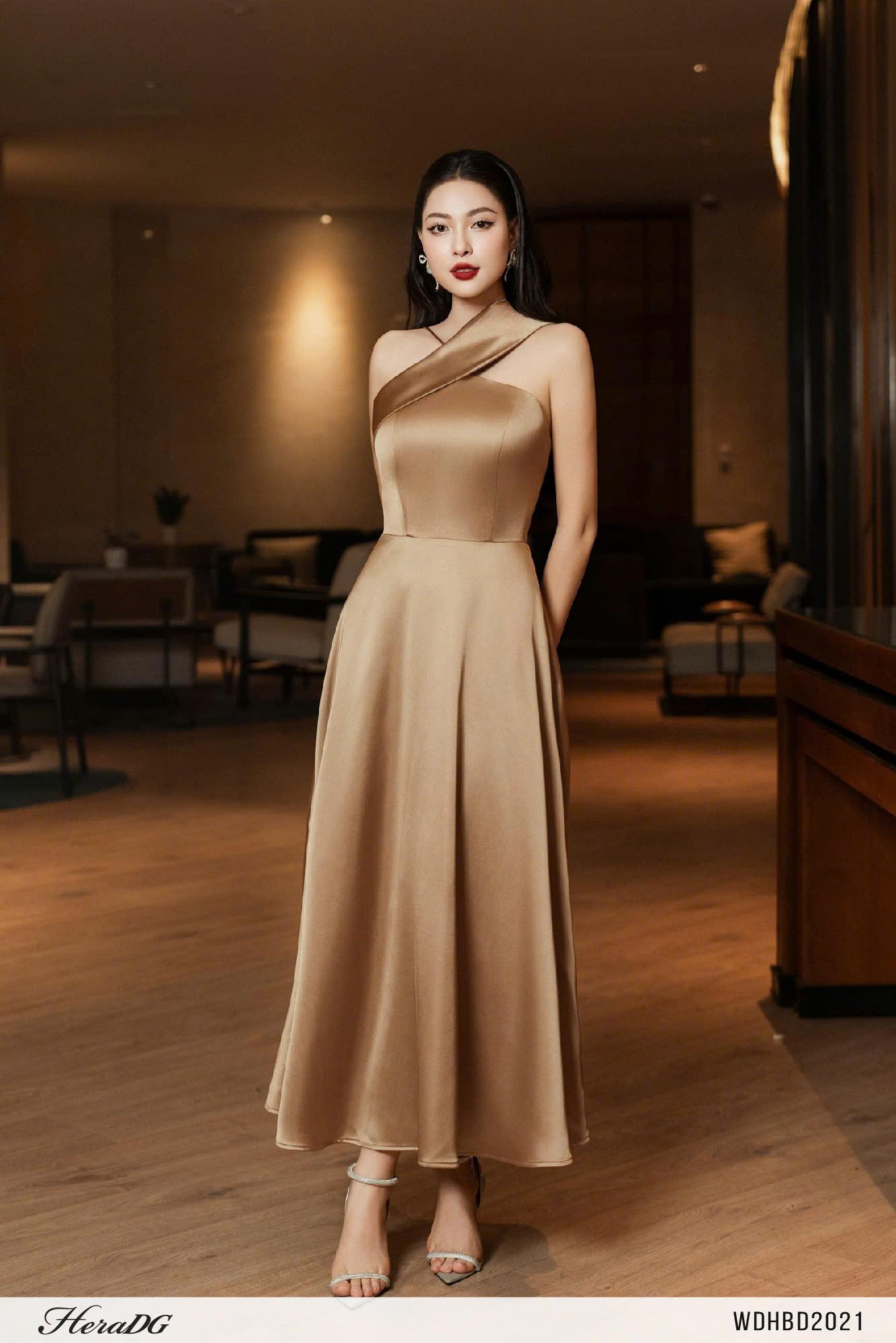 Đầm lụa xoè lệch vai