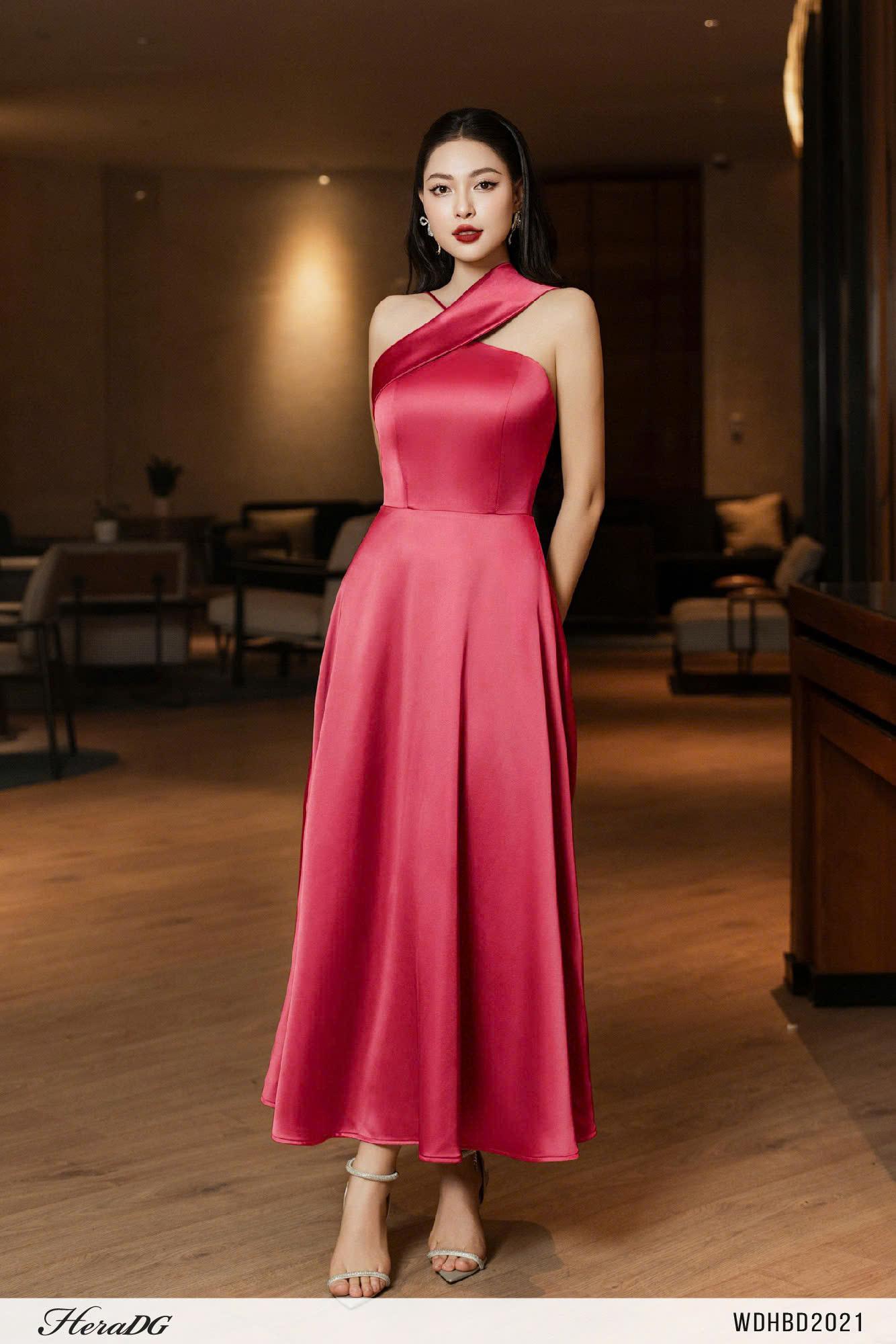 Đầm lụa xoè lệch vai – Đỏ – ảnh 4