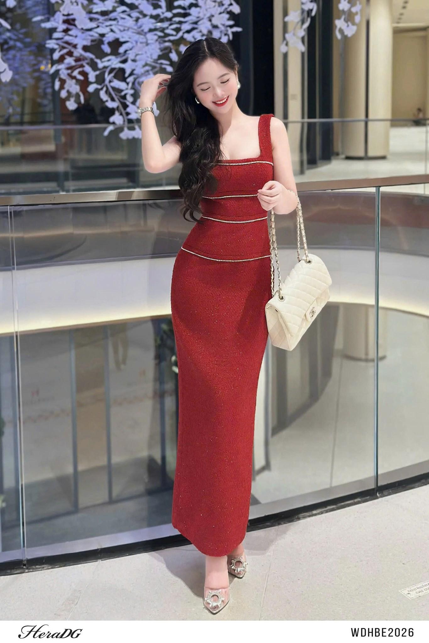 Đầm suông đính đá kèm khăn