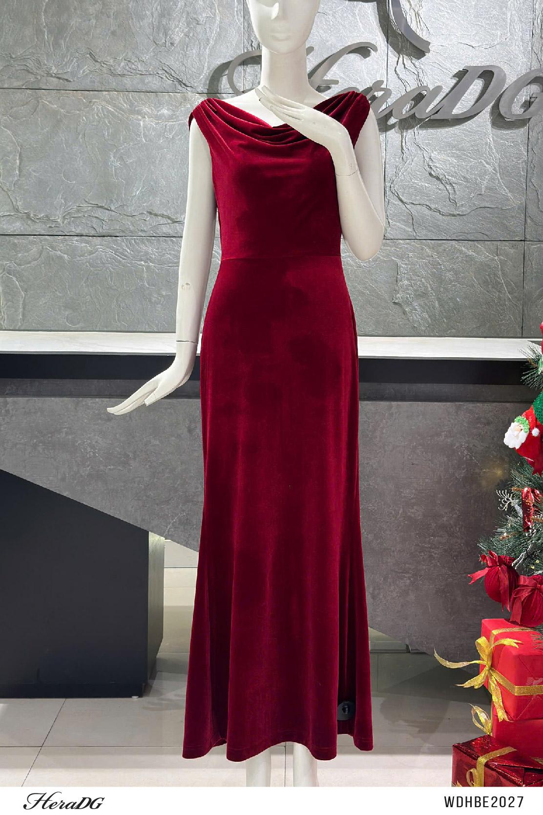 Đầm nhung đuôi cá cổ đổ