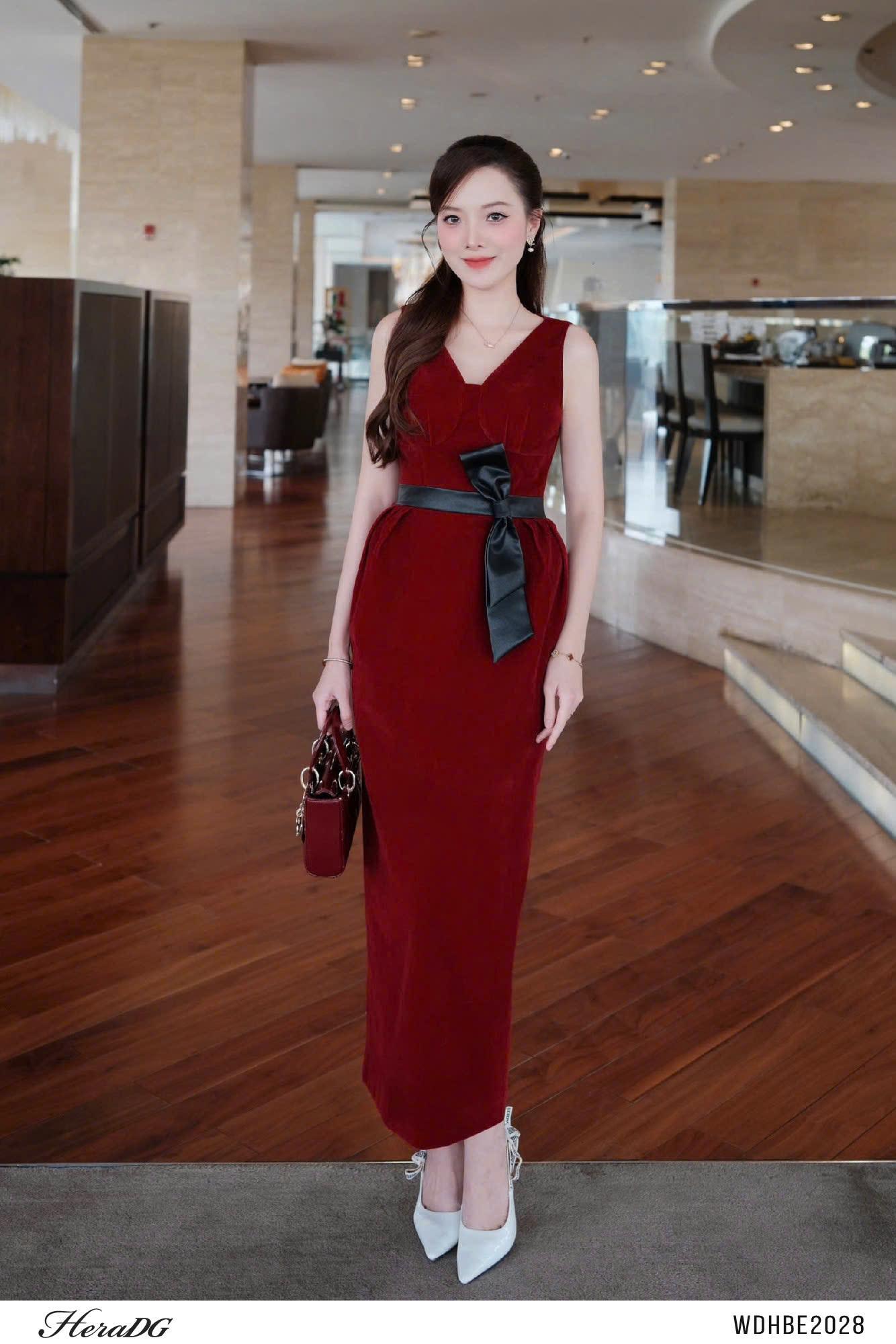 Đầm nhung cổ tim phối nơ da
