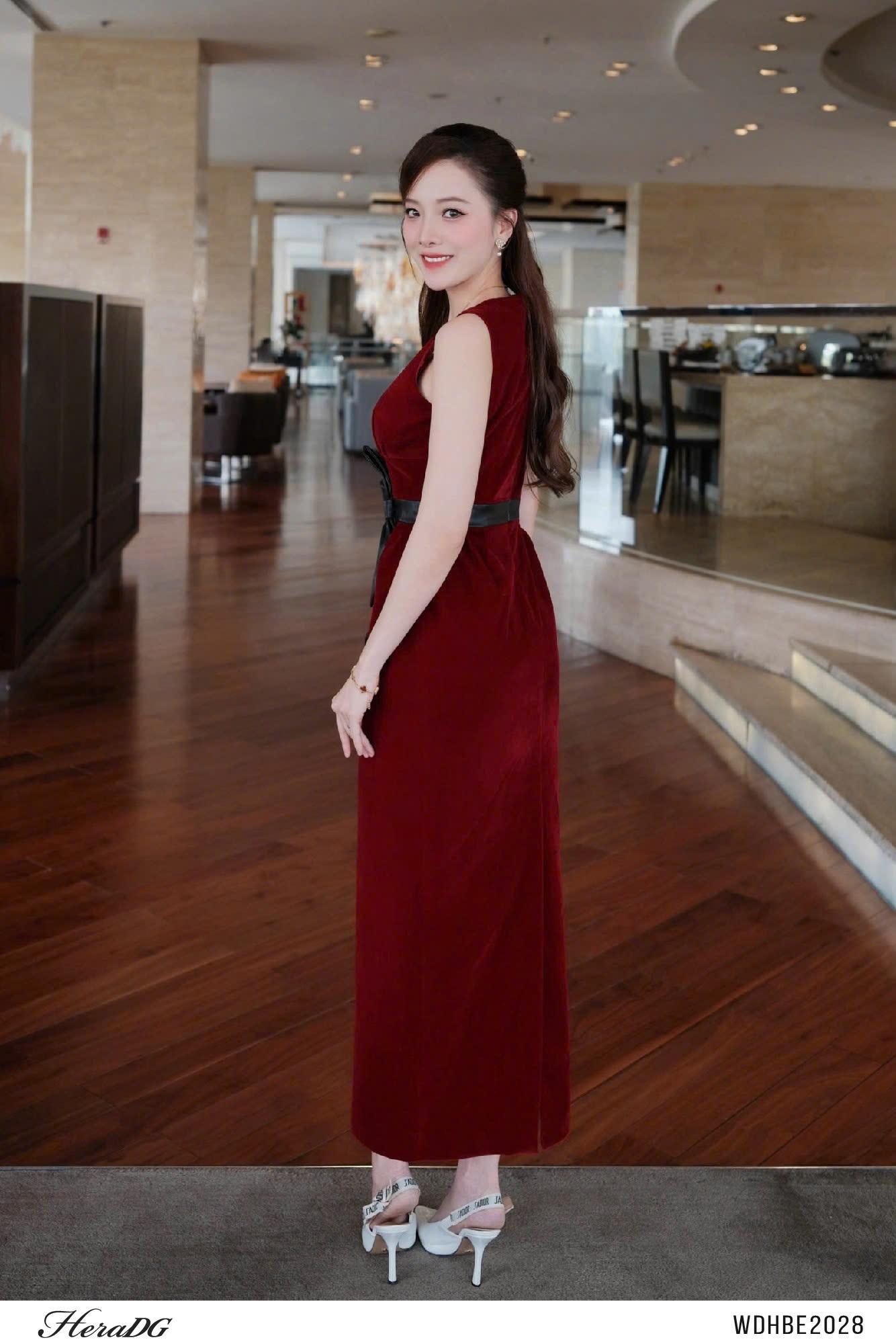 Đầm nhung cổ tim phối nơ da