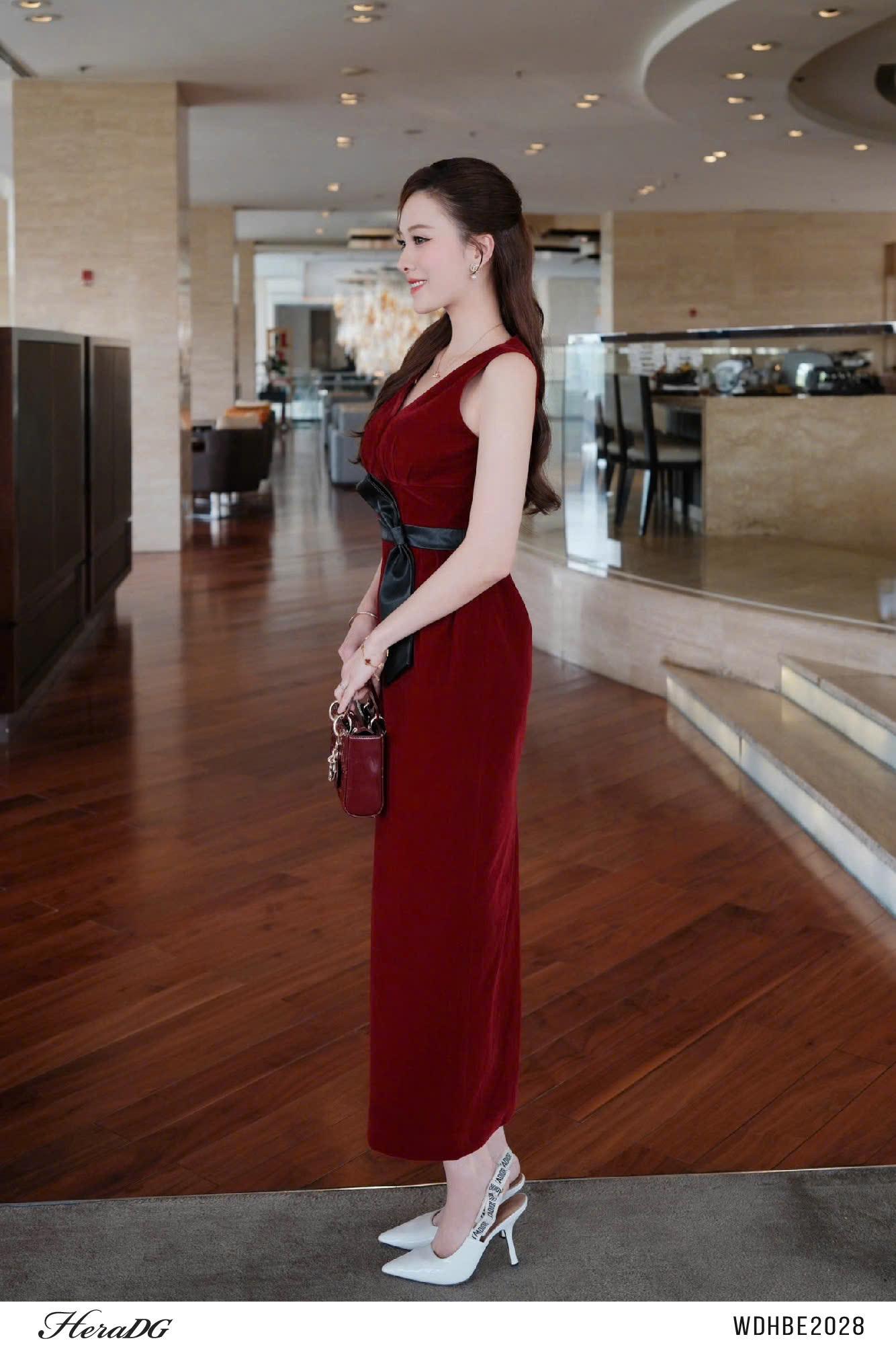 Đầm nhung cổ tim phối nơ da