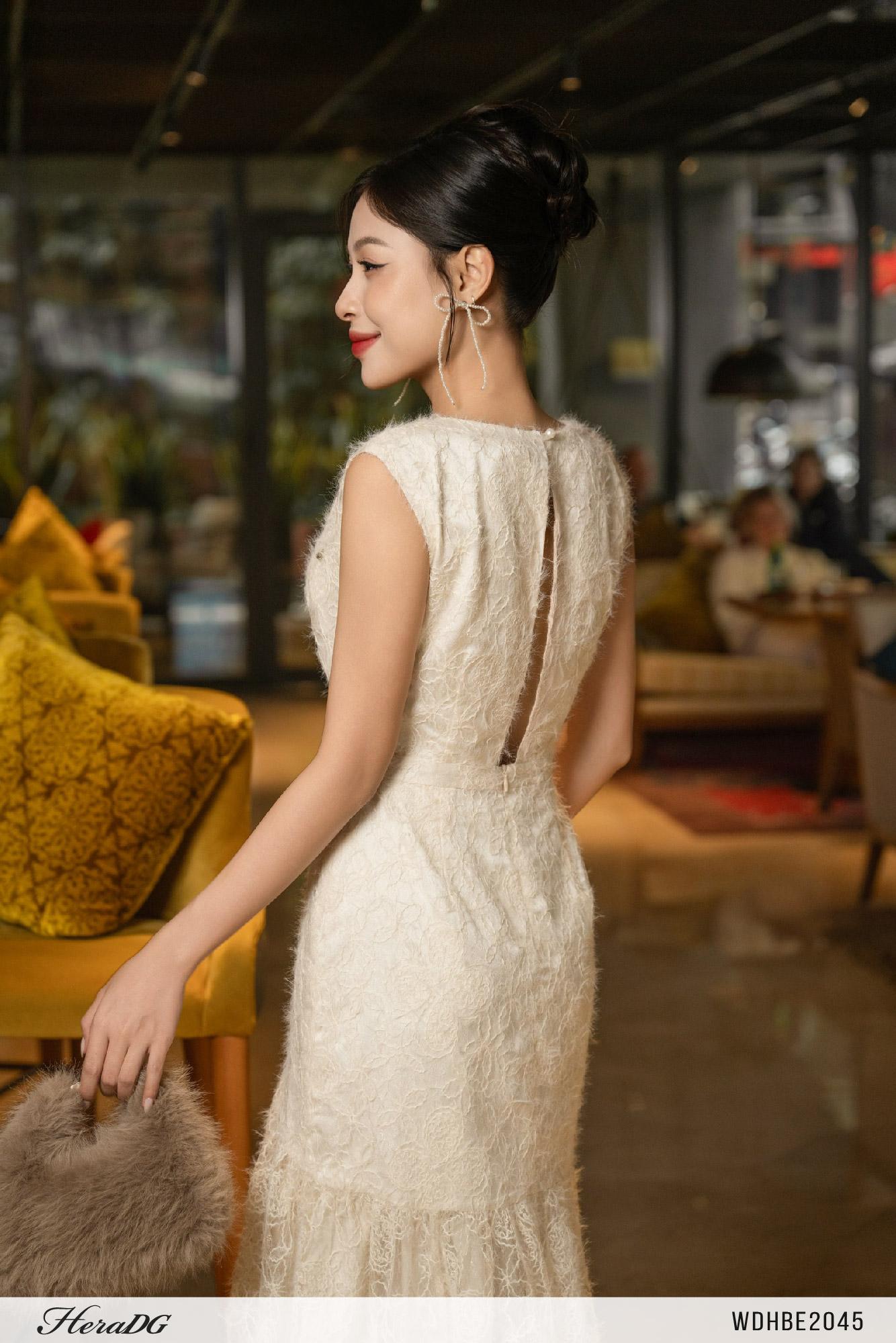 Đầm đuôi xòe rủ đính đá