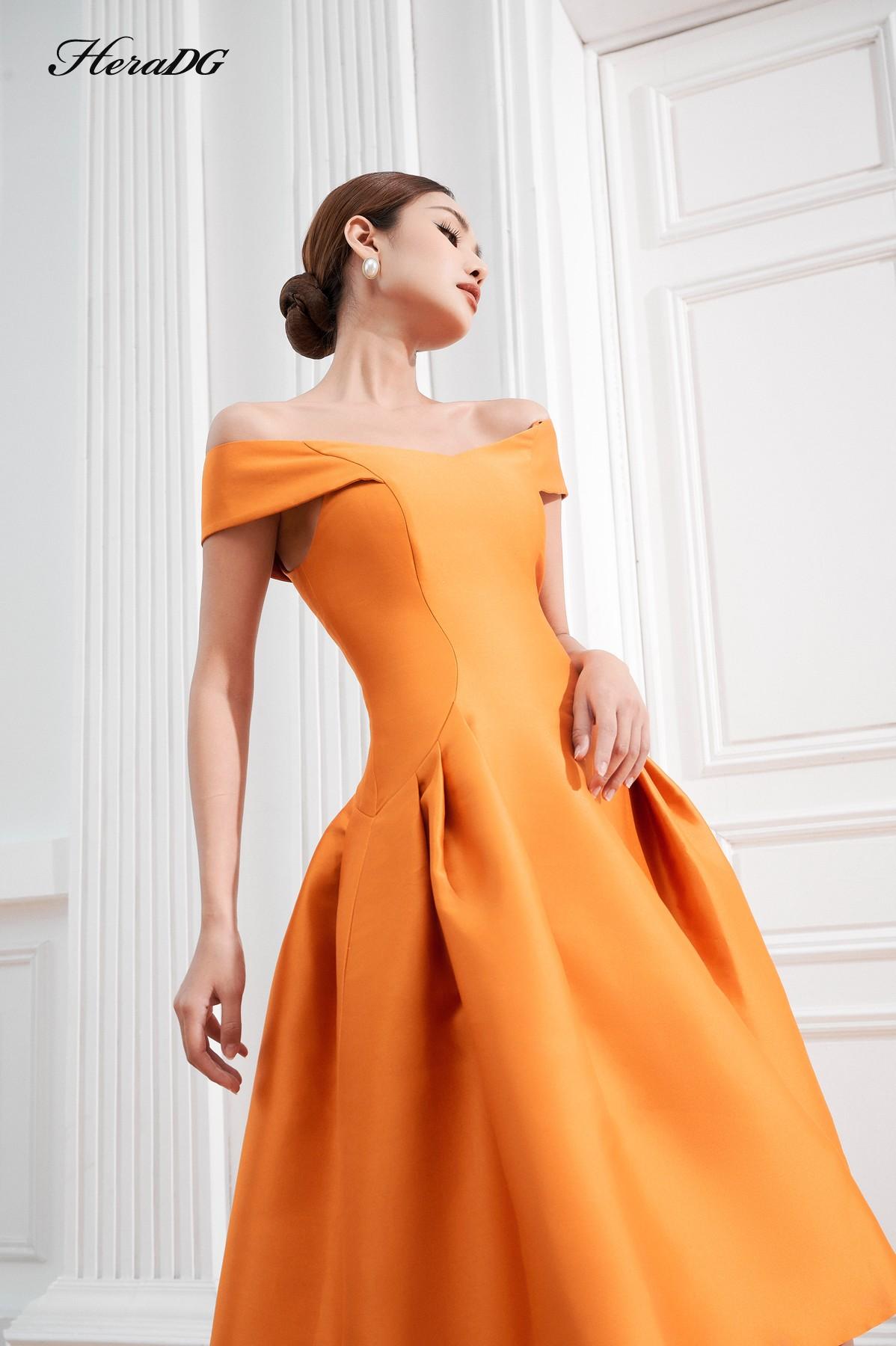Đầm xoè vai trễ