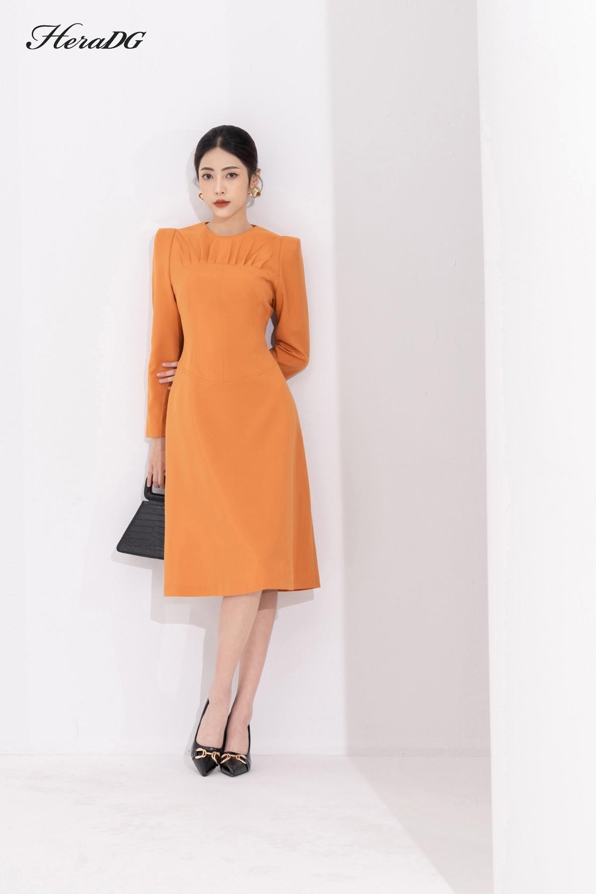 Đầm ôm A, xếp ly ngực