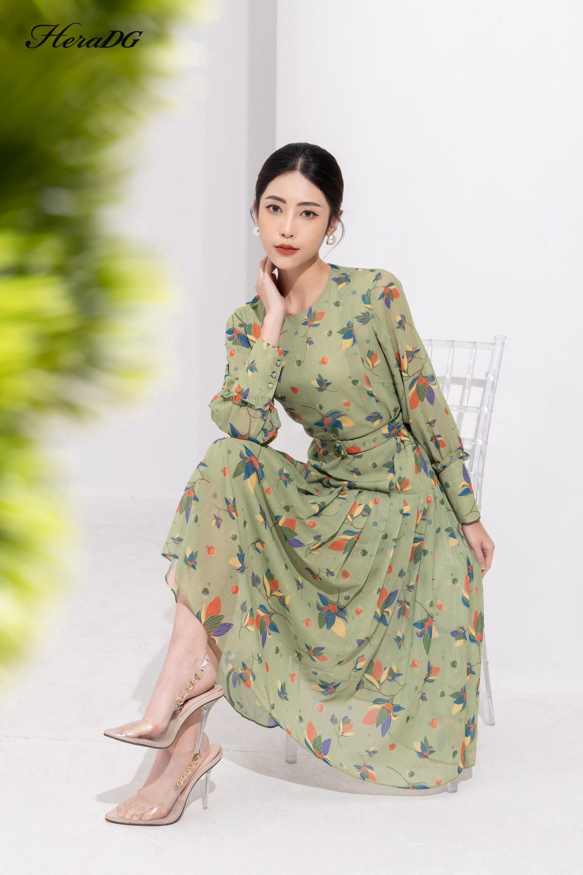 Đầm xoè xếp ly, kèm đai