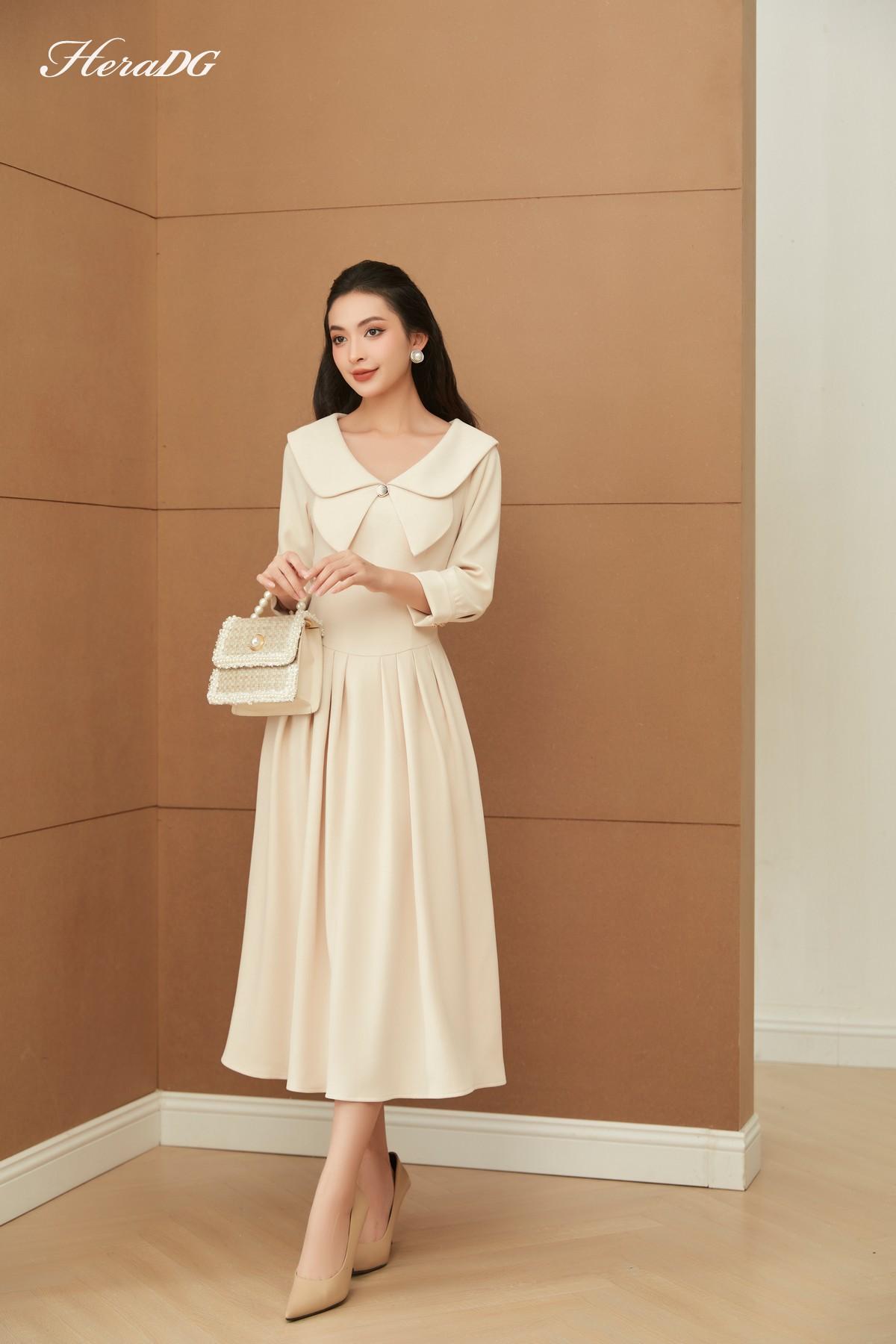 Đầm xoè xếp ly