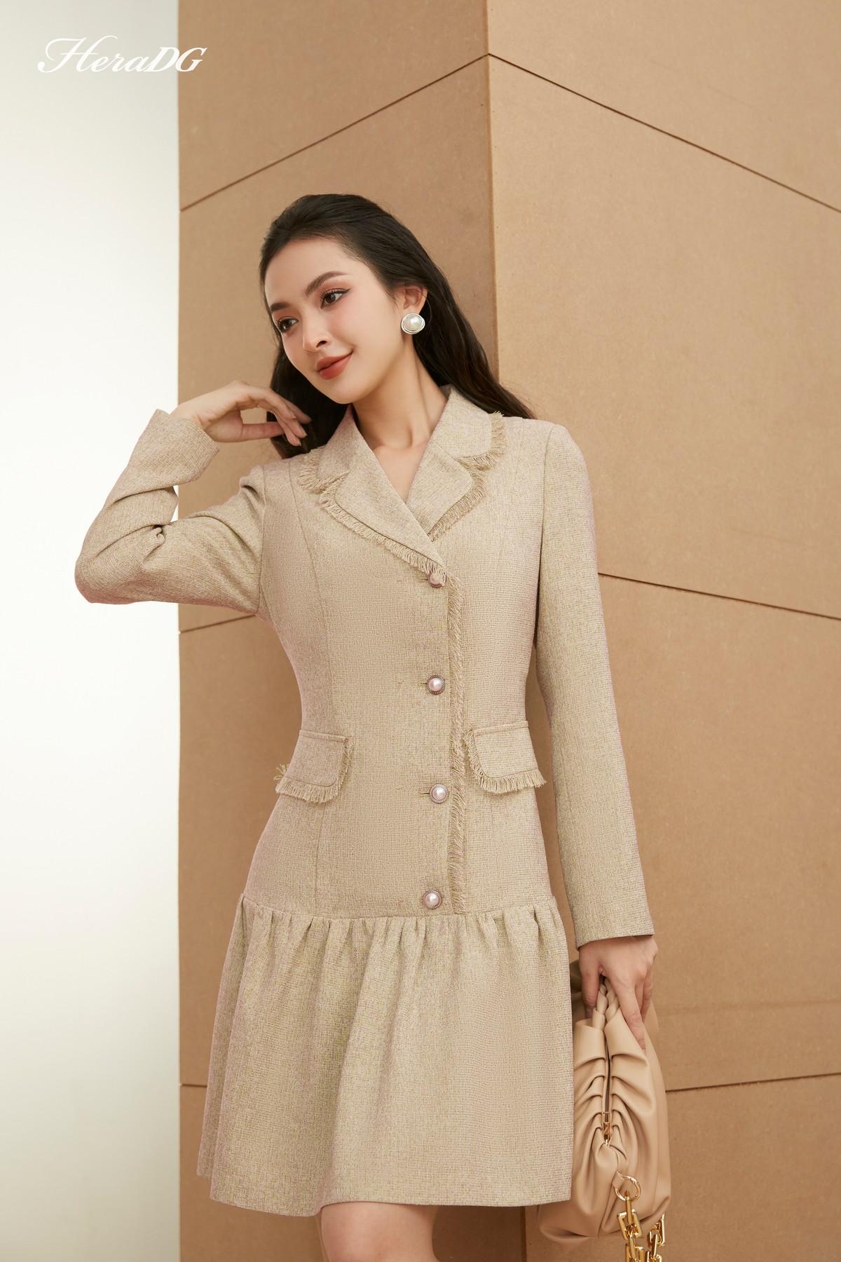 Đầm xoè cổ bẻ ve