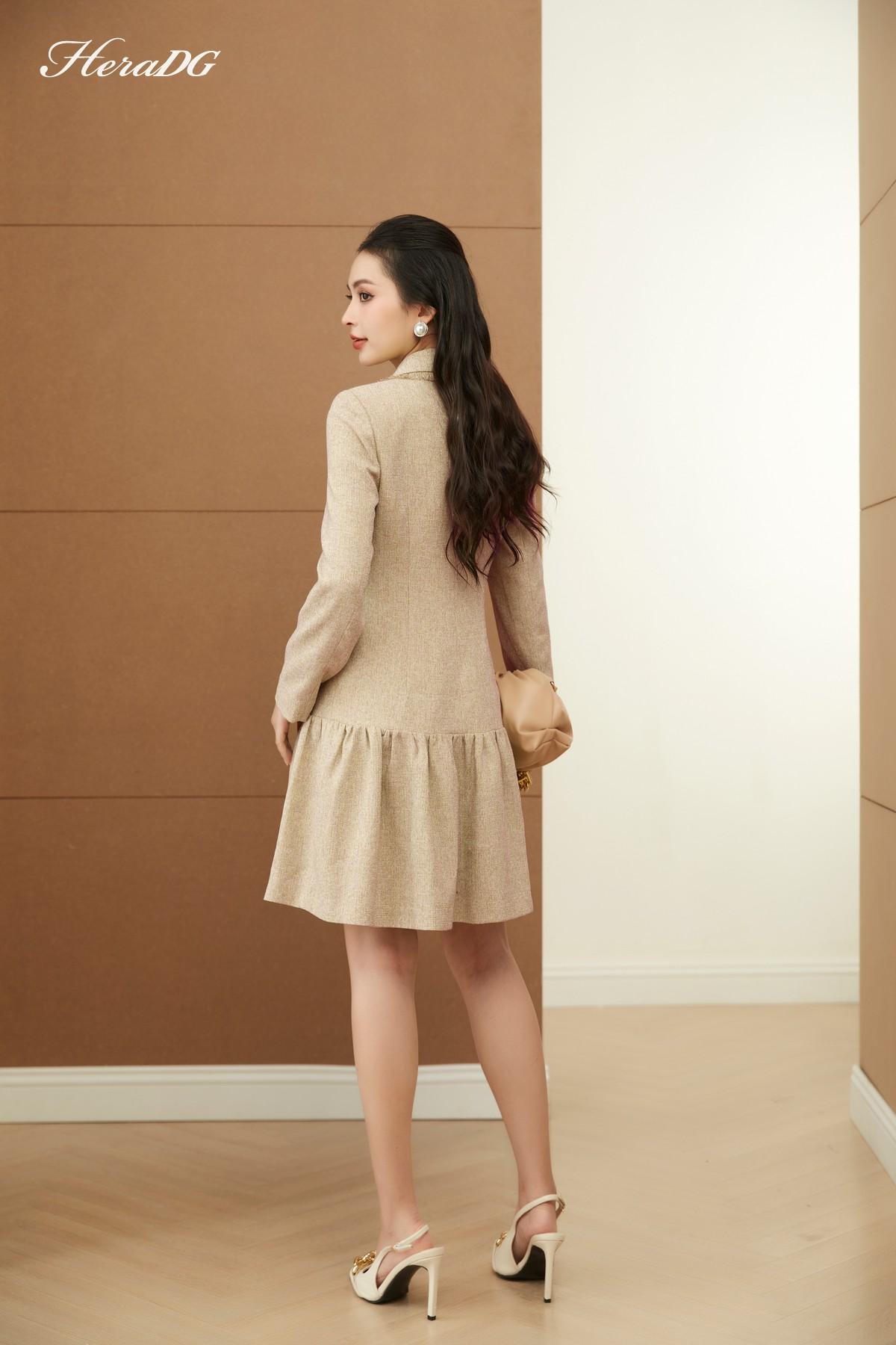 Đầm xoè cổ bẻ ve