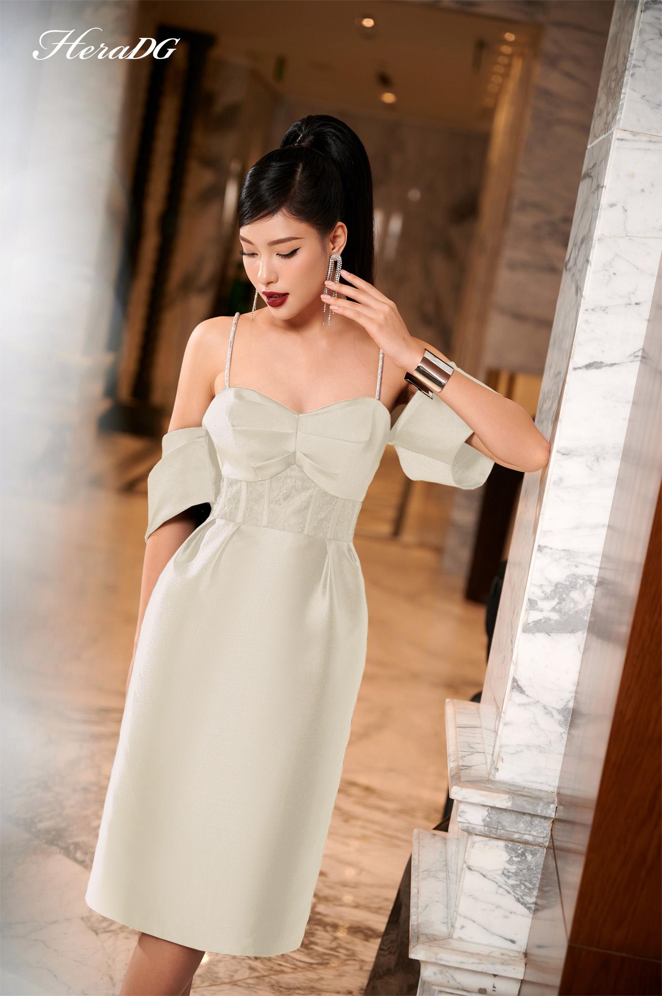 Đầm ôm trễ vai