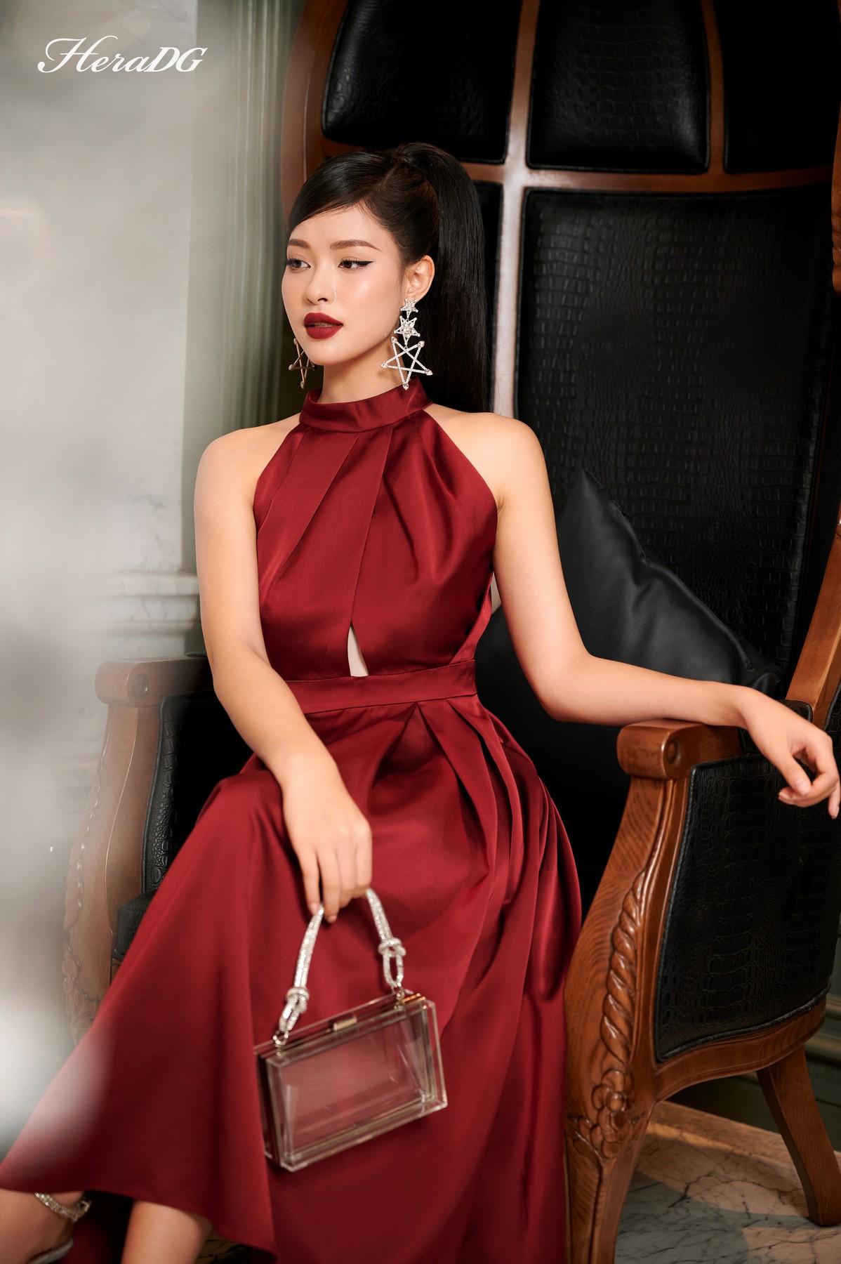 Đầm xoè sát nách