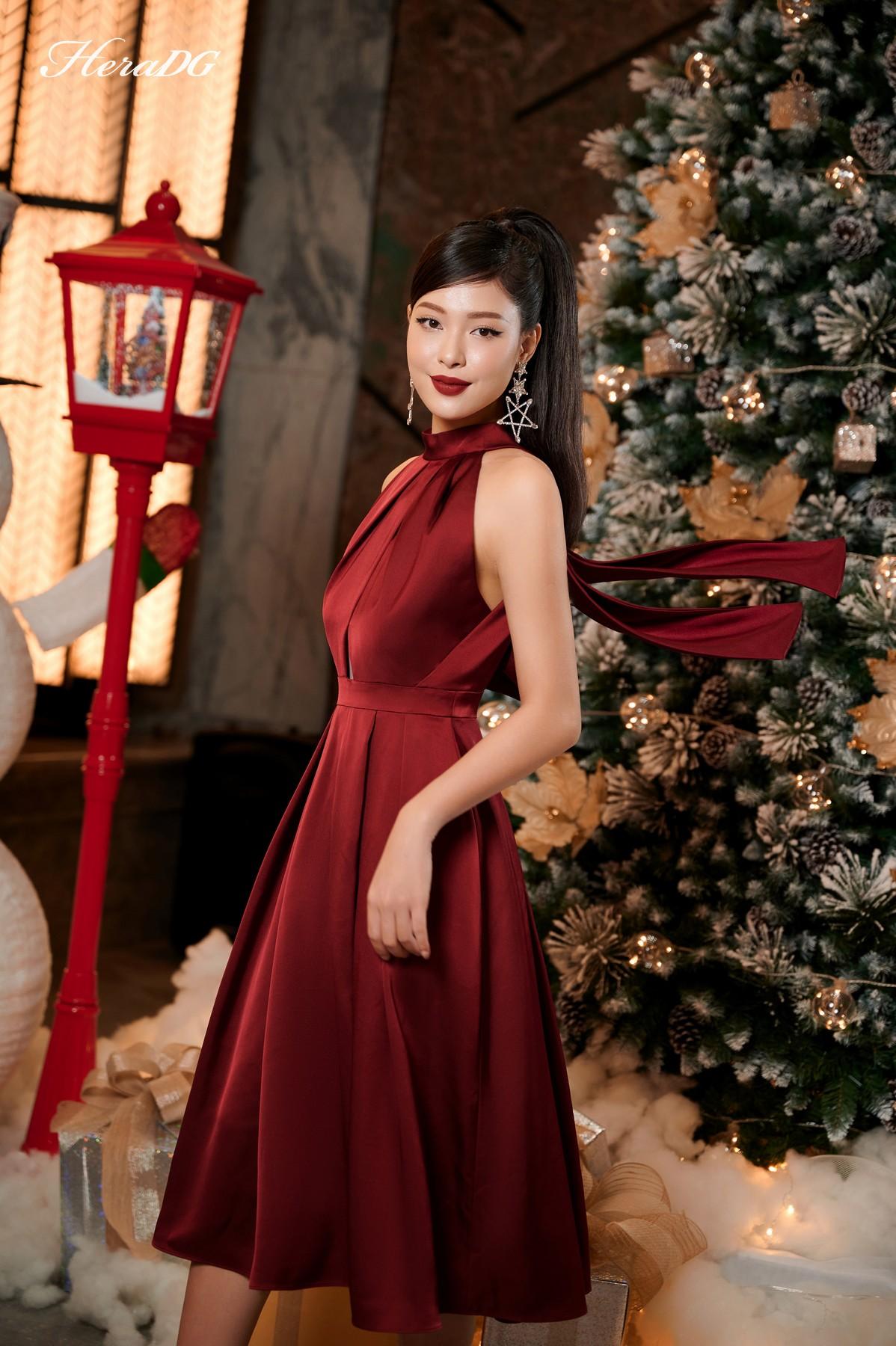 Đầm xoè sát nách