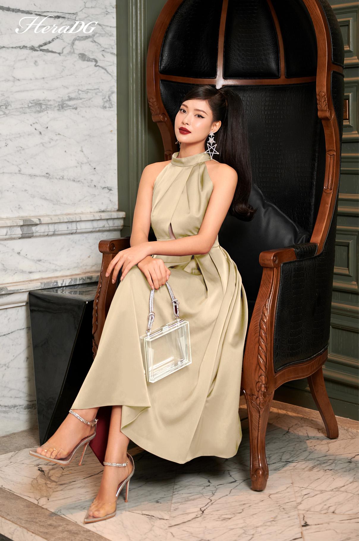 Đầm xoè sát nách