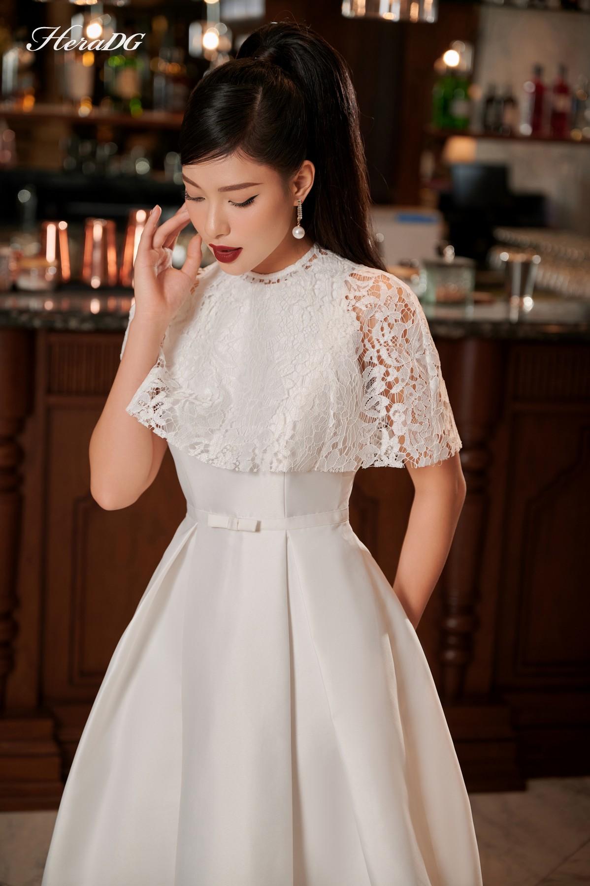 Đầm xoè phối cổ ren