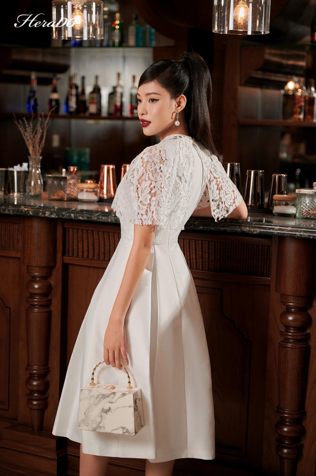Đầm xoè phối cổ ren