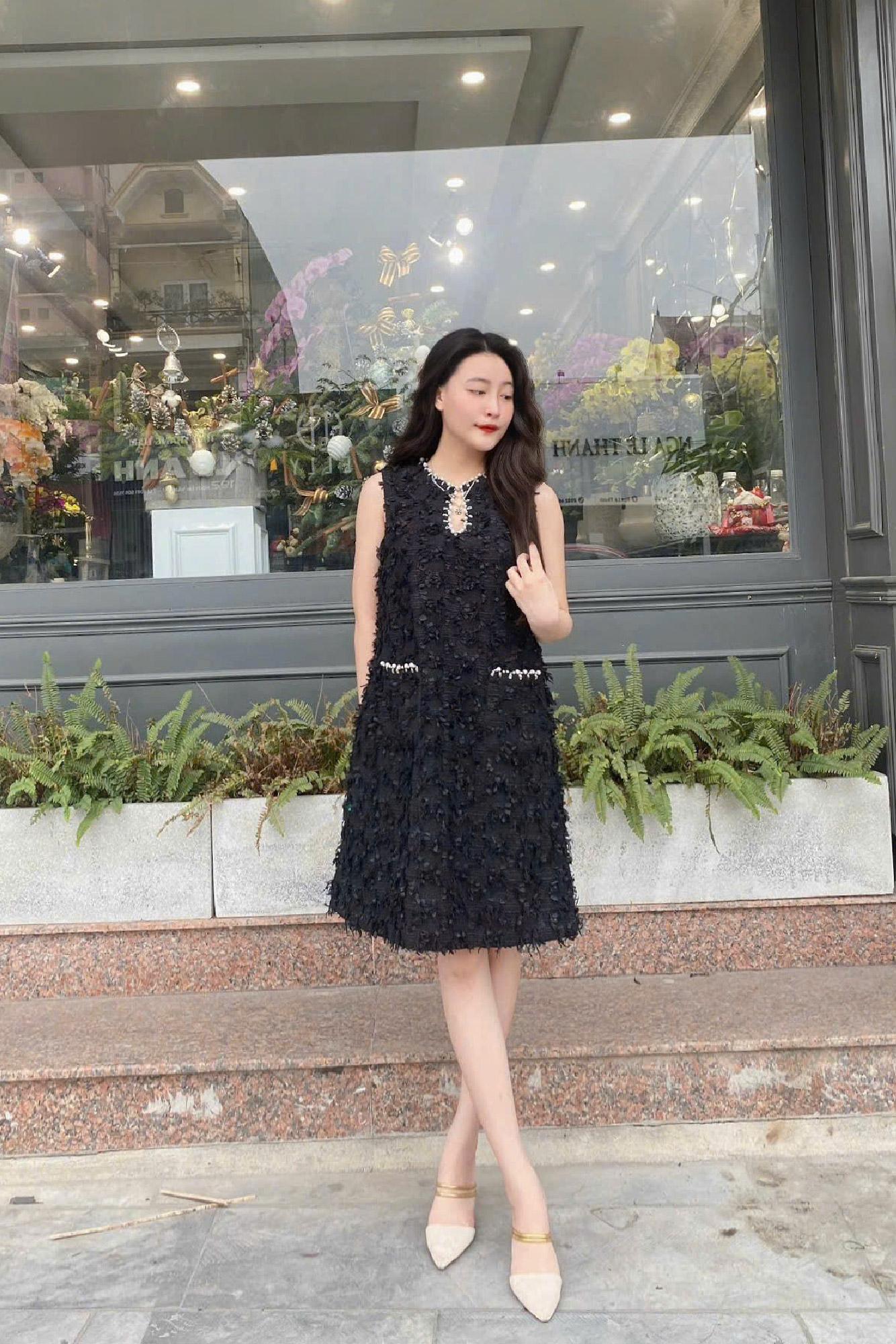 Đầm tweed dáng suông