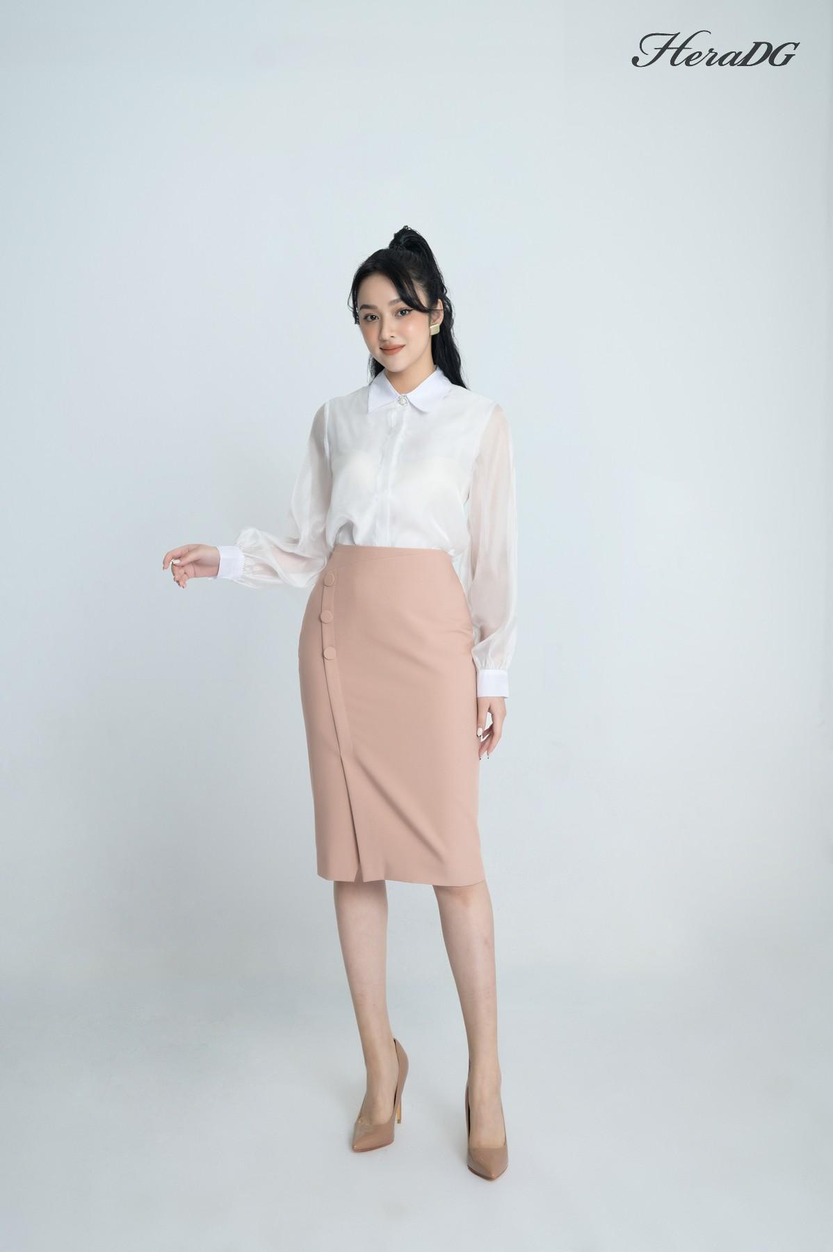 Chân váy ôm xẻ trước