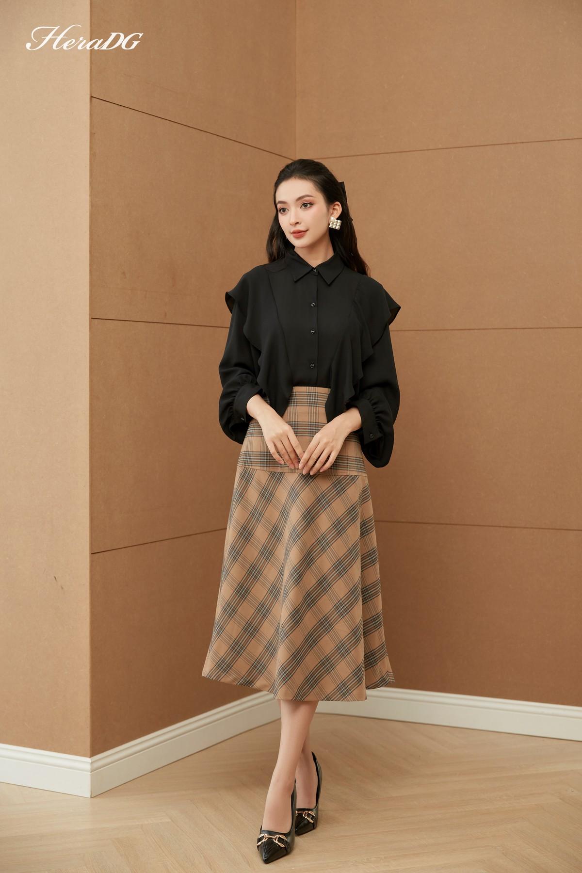 Chân váy xoè chéo kẻ