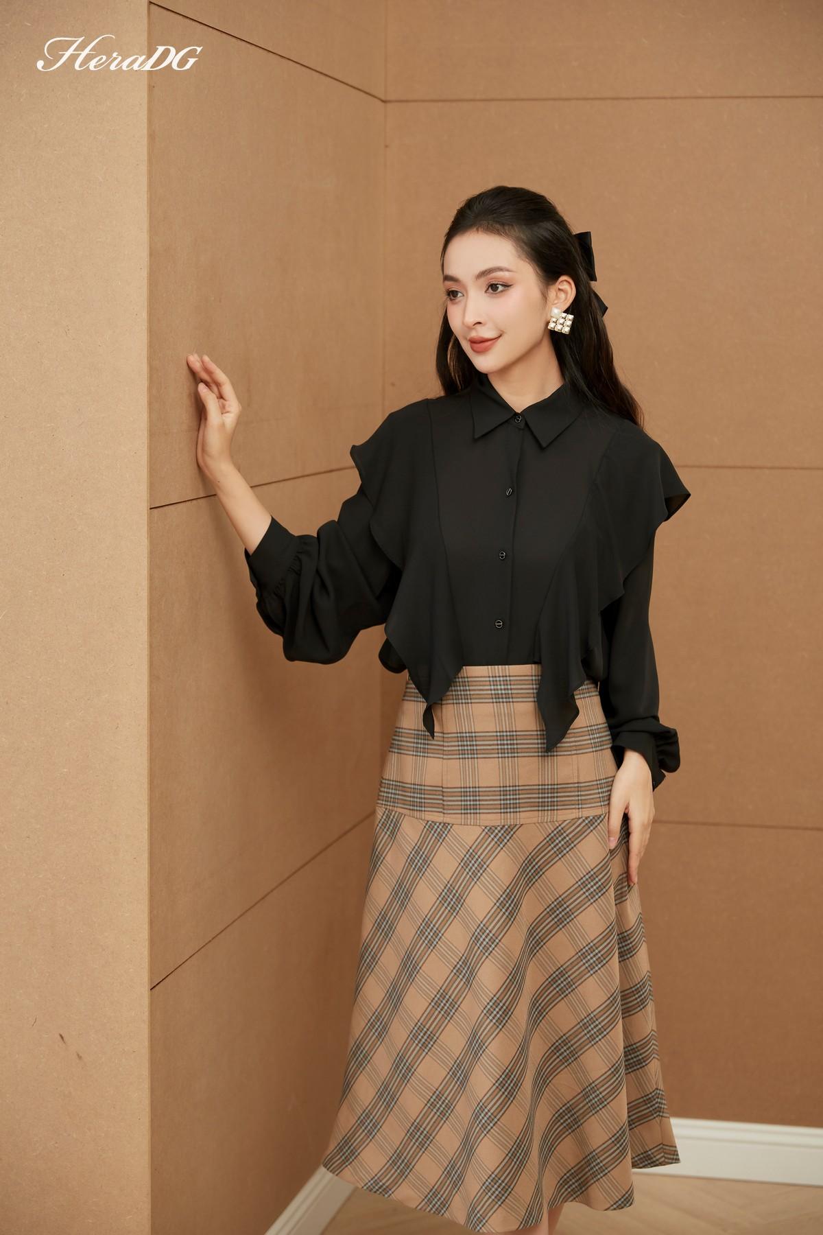 Chân váy xoè chéo kẻ