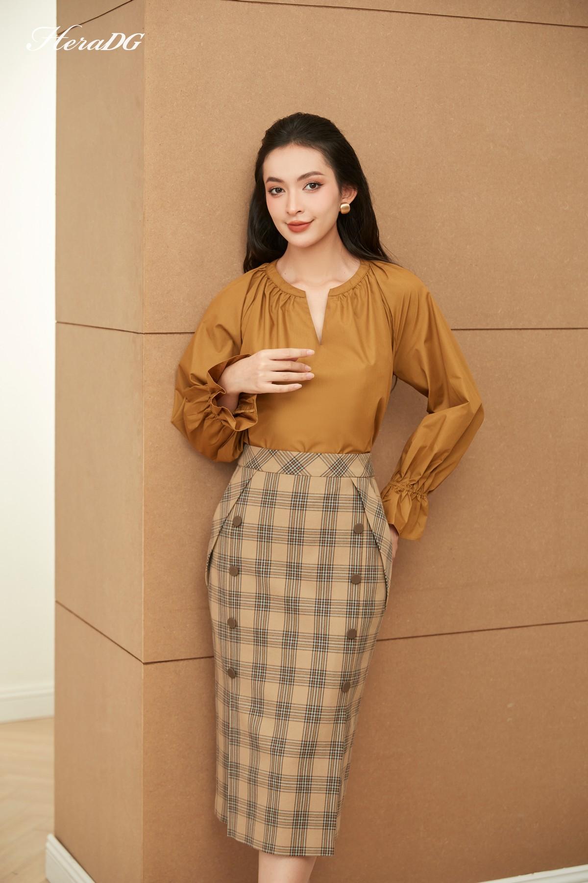 Chân váy ôm xẻ đùi