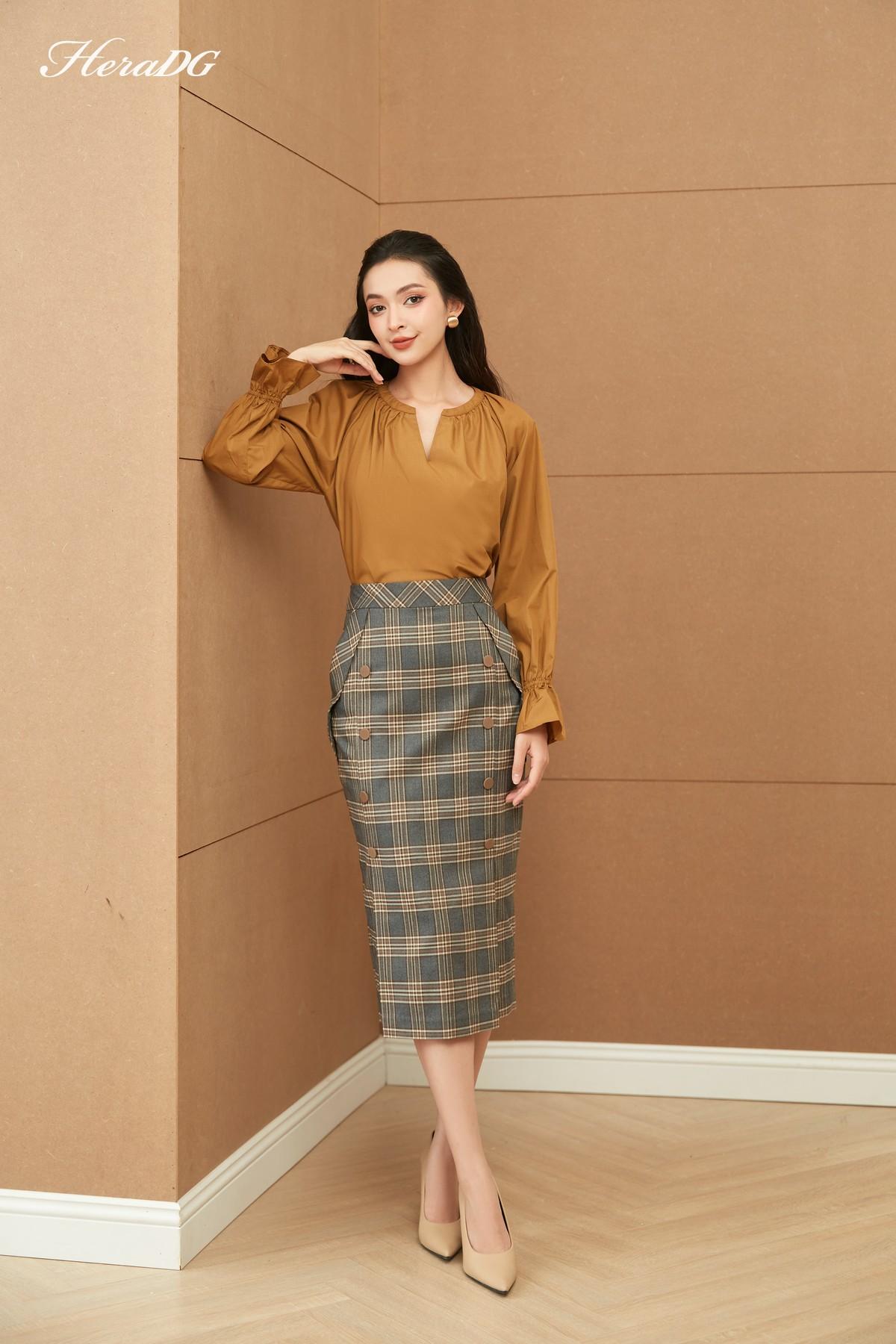 Chân váy ôm xẻ đùi