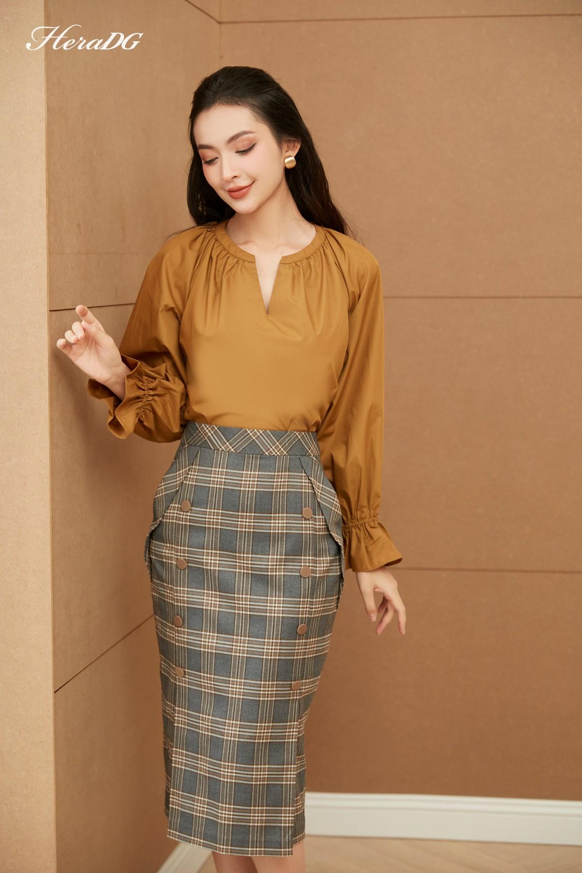 Chân váy ôm xẻ đùi