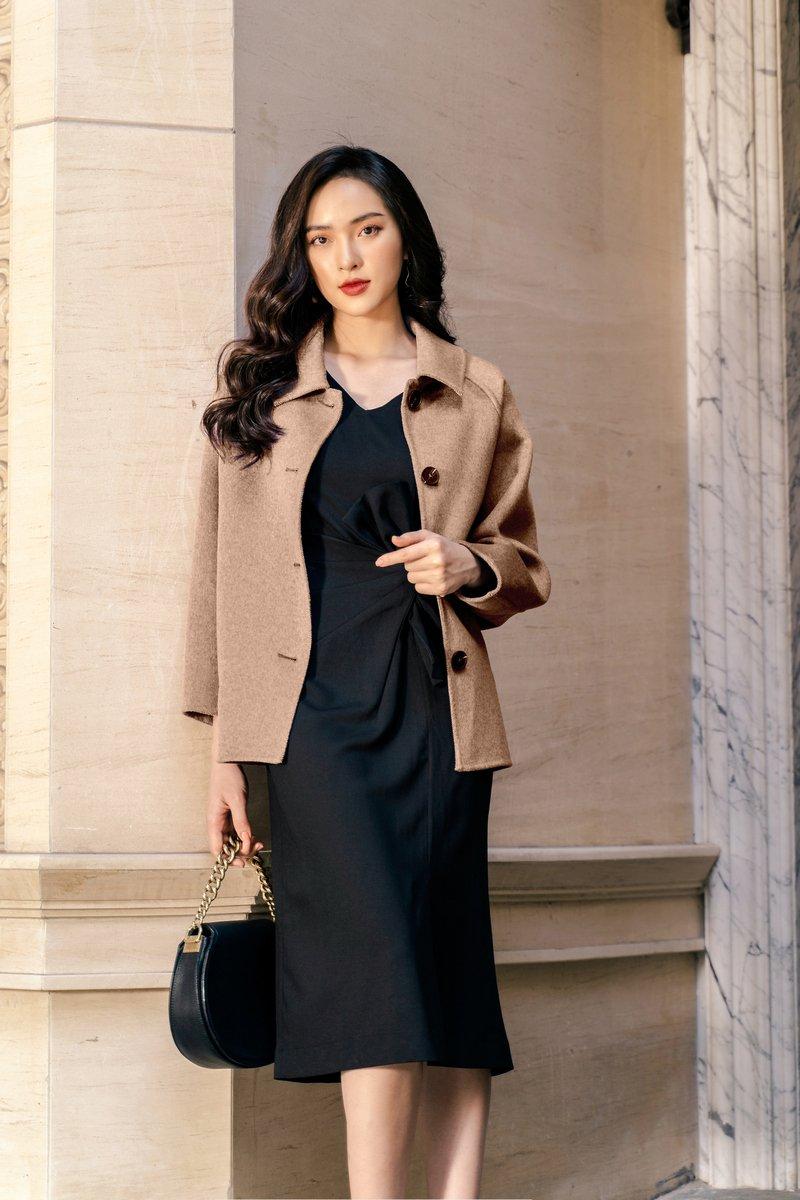 Áo khoác dạ khâu tay dáng cánh dơi
