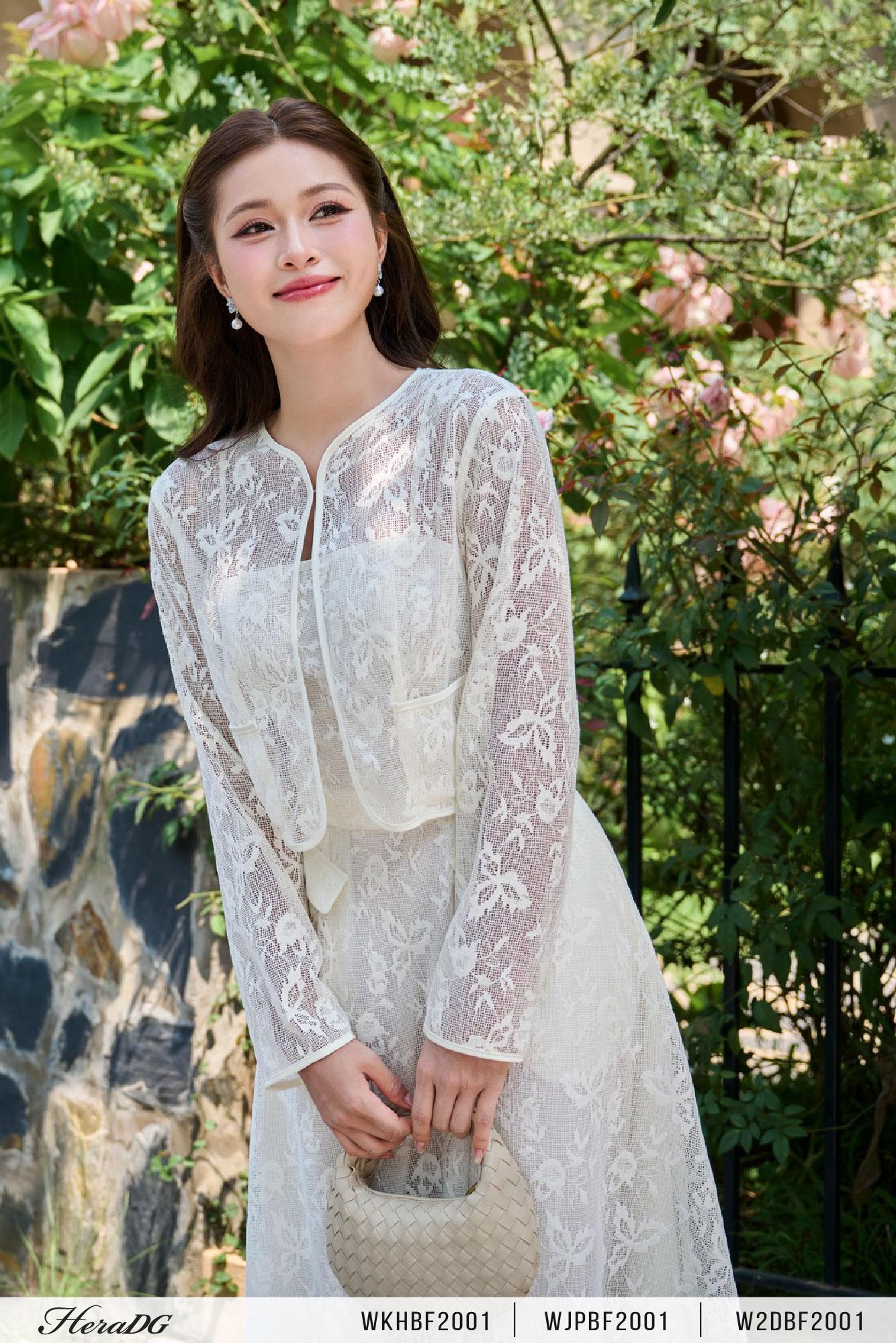 Áo khoác ren dáng ngắn