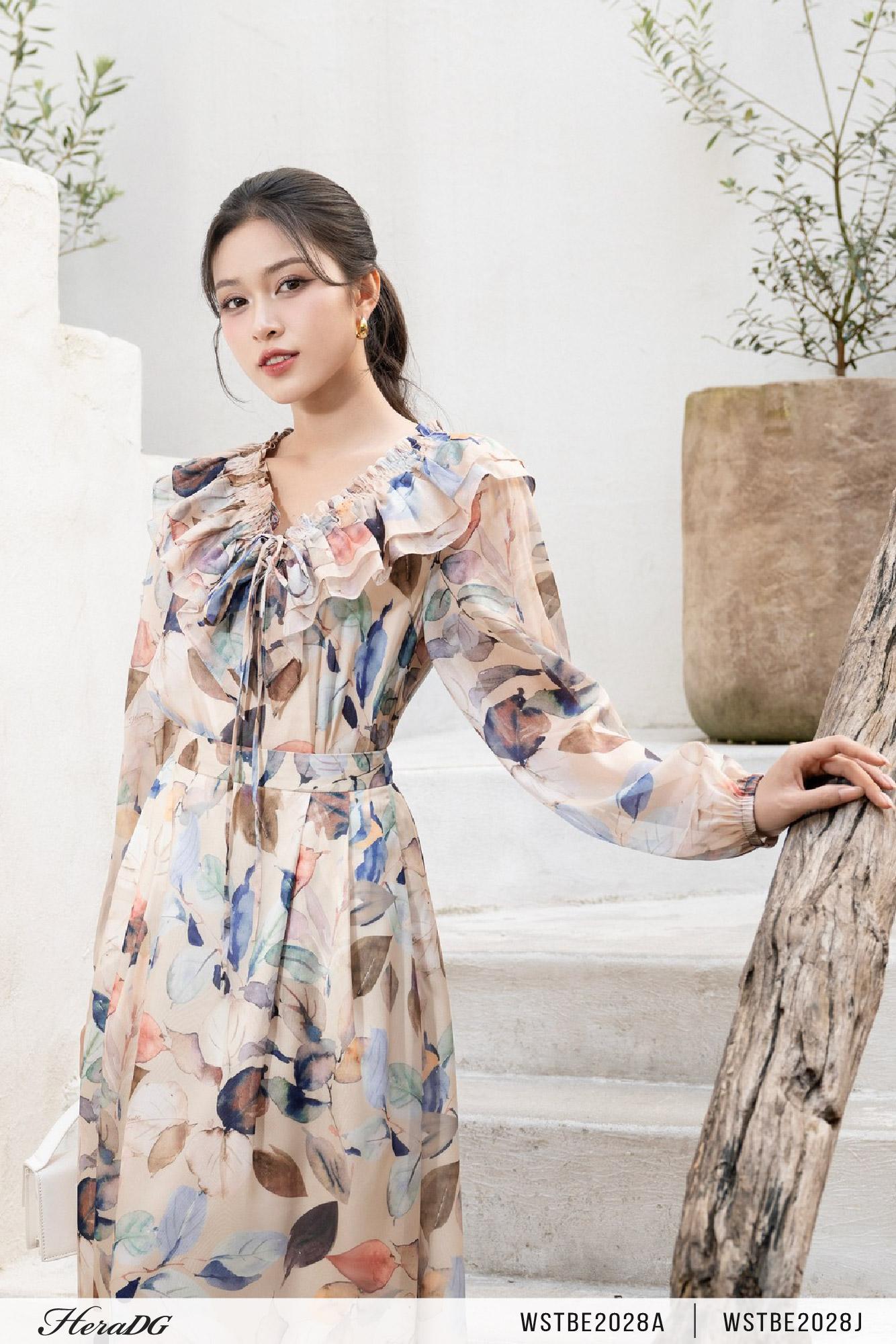 Áo kiểu cổ V lá bèo xếp