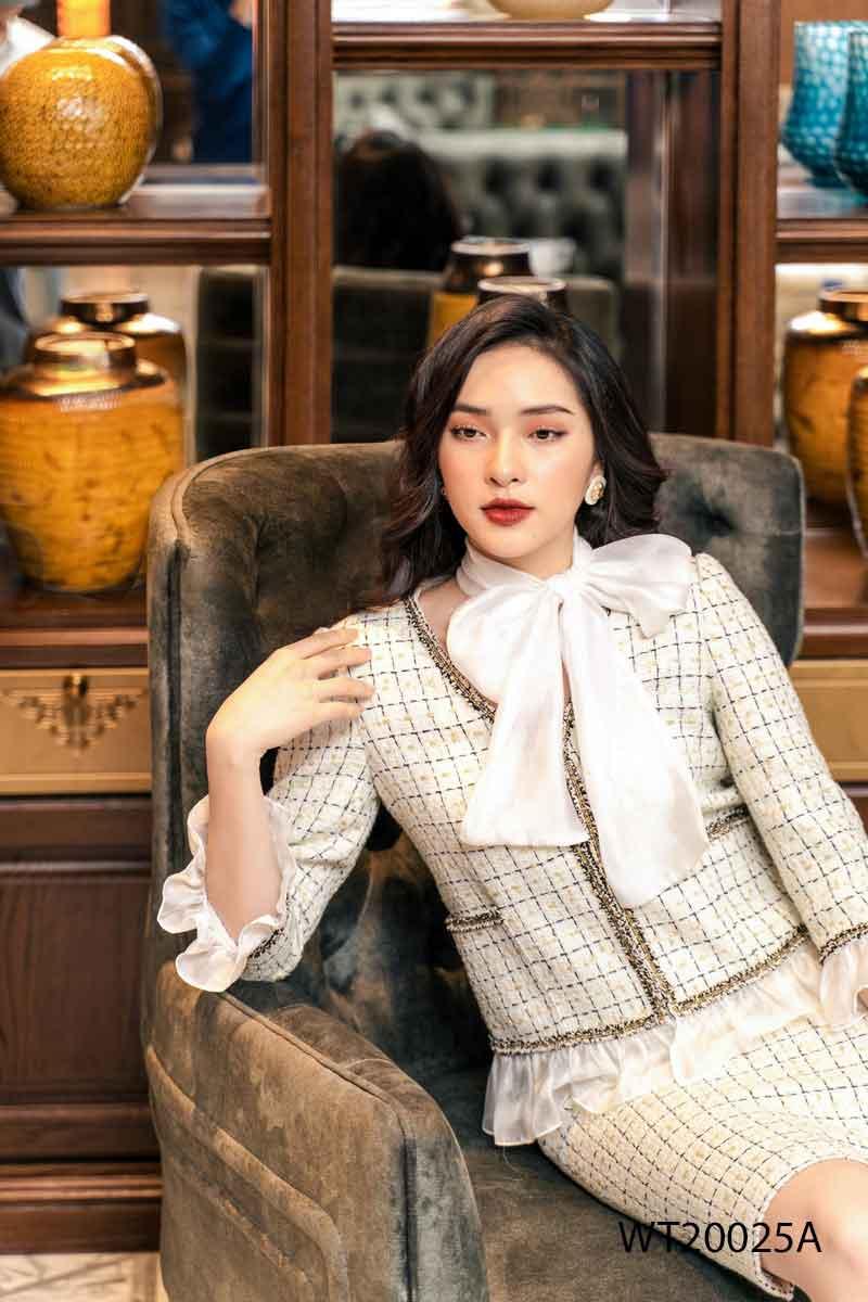 Áo khoác cổ tim bèo tay