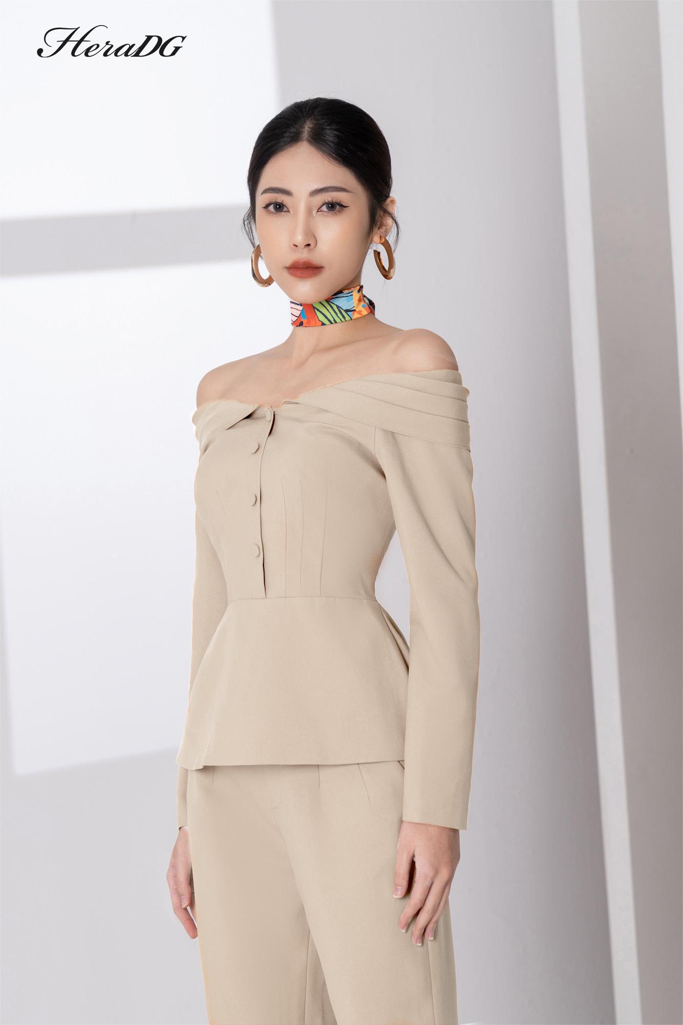 Áo peplum trễ vai