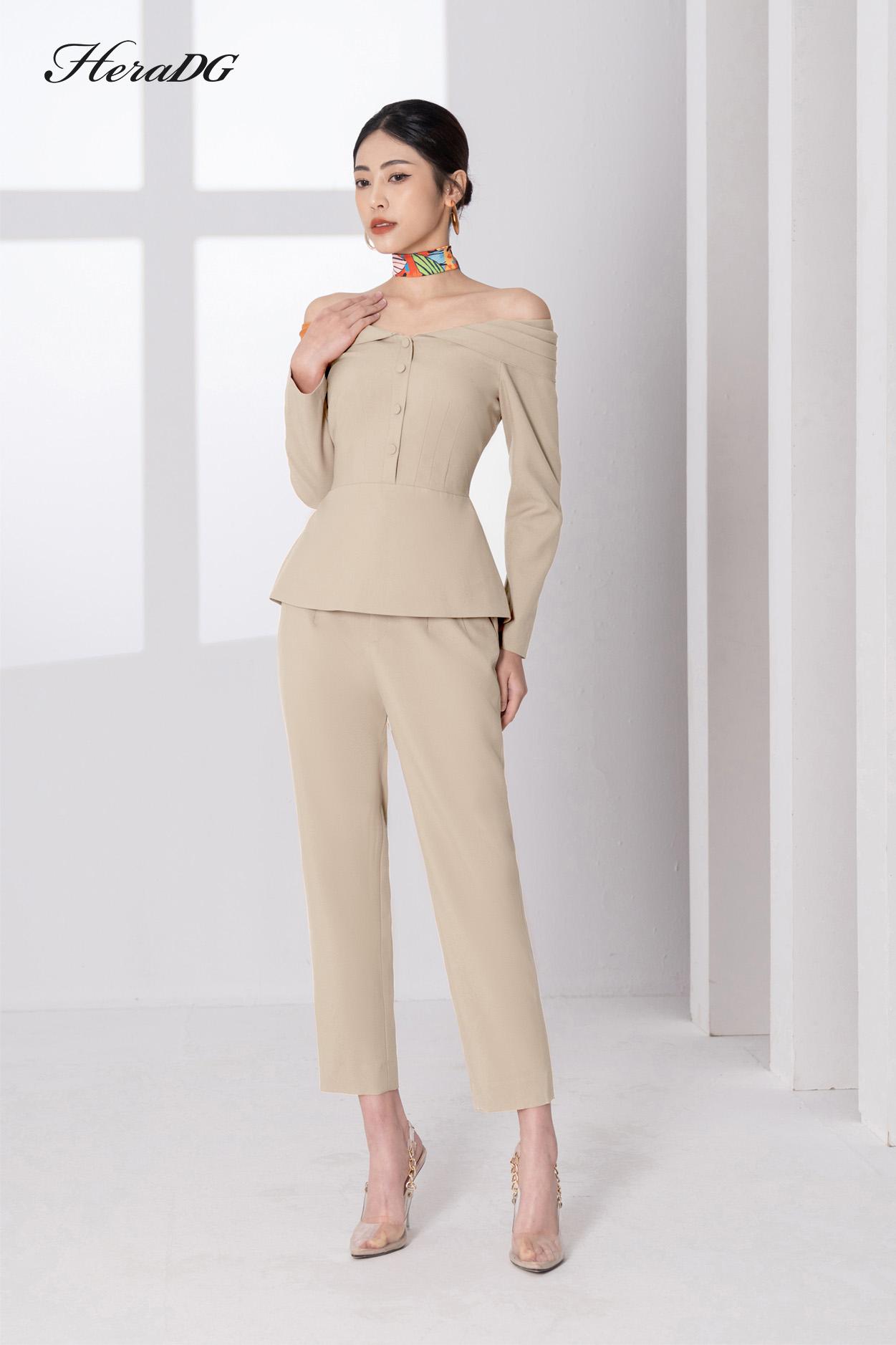 Áo peplum trễ vai