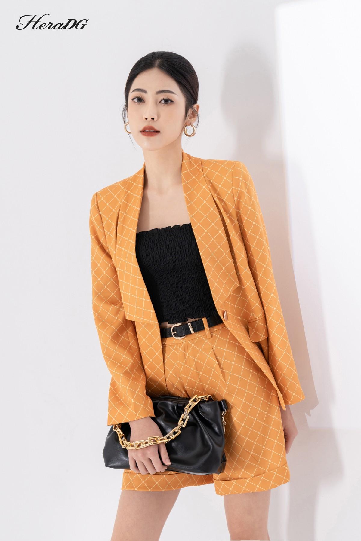 Quần short cạp cài lệch